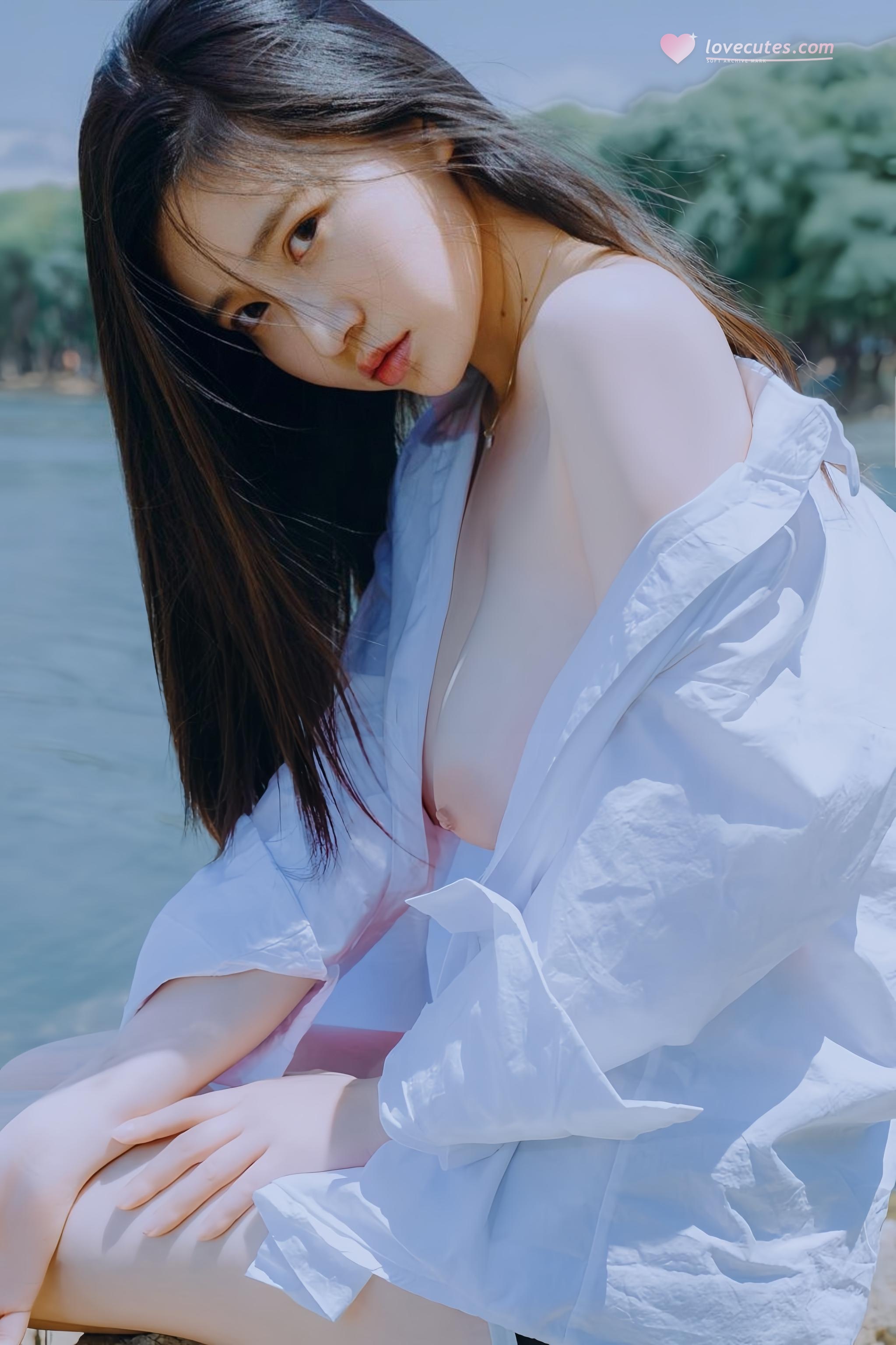 '[Ảnh] Nnian Năm Năm - Chụp Ngoài Biển Với Áo Sơ Mi Trắng: Giải Khuy, Lộ Ngực, Ướt Áo 49P'