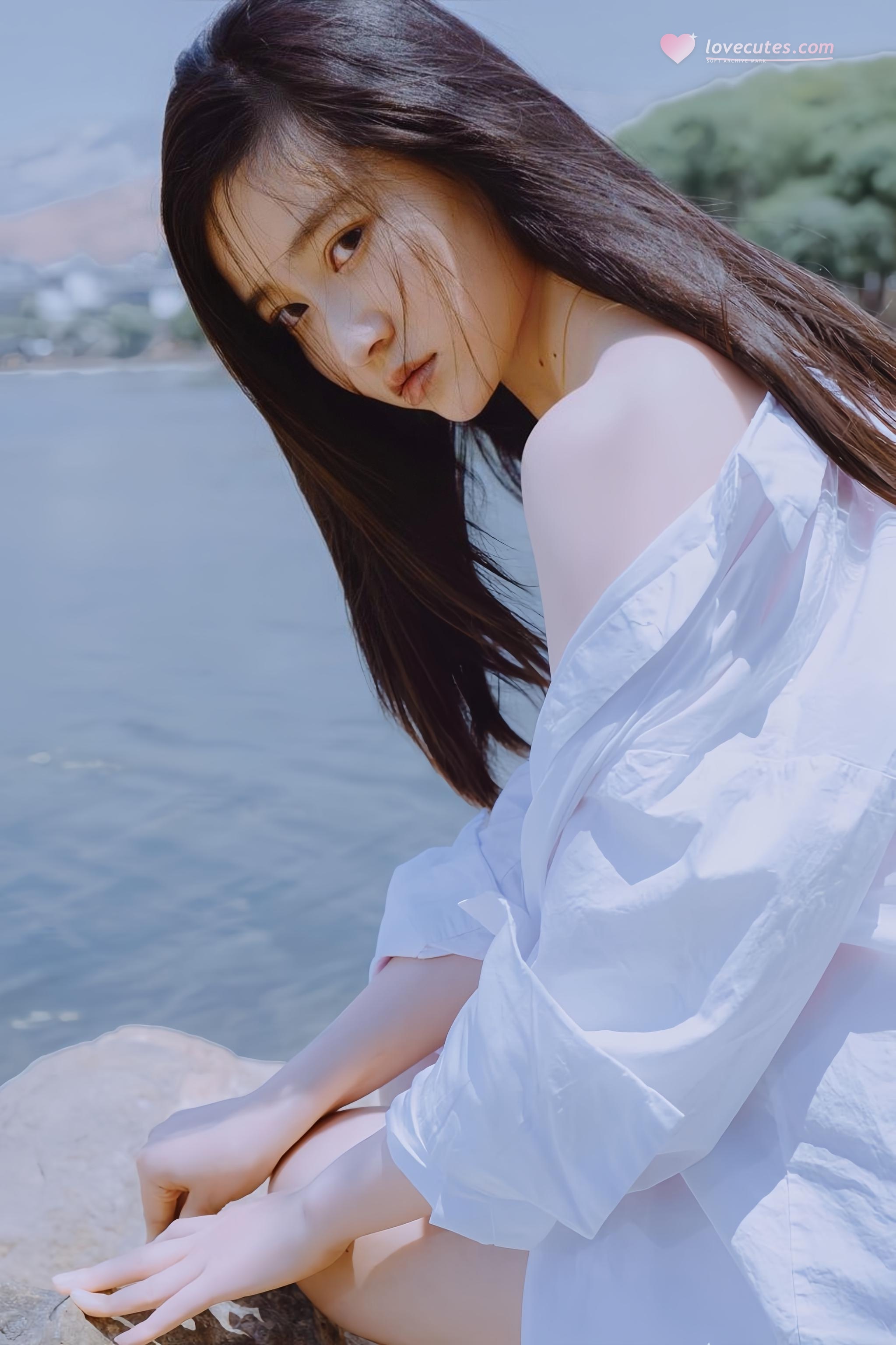 '[Ảnh] Nnian Năm Năm - Chụp Ngoài Biển Với Áo Sơ Mi Trắng: Giải Khuy, Lộ Ngực, Ướt Áo 49P'