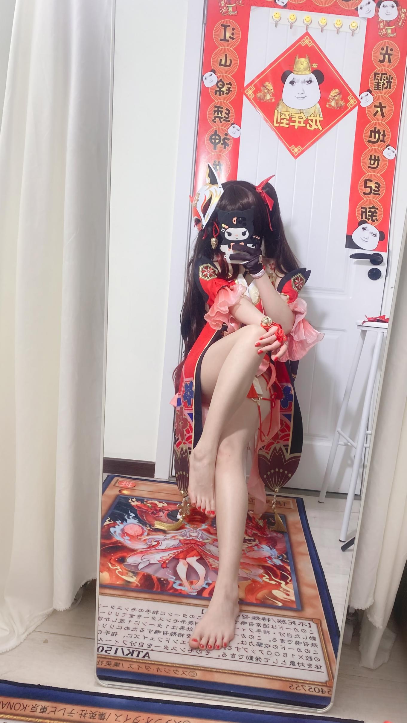 [คอสเพลย์] 白栎Shirly - 崩坏星穹铁道 花火: ขาเรียวสวยในถุงน่องดำขาว 53P3V
