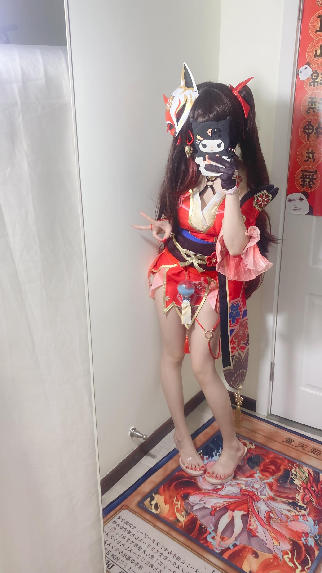 [Cosplay] Shirly - Honkai: Star Rail Fireworks: Black and White Stockings with Stunning Legs 53P3V
