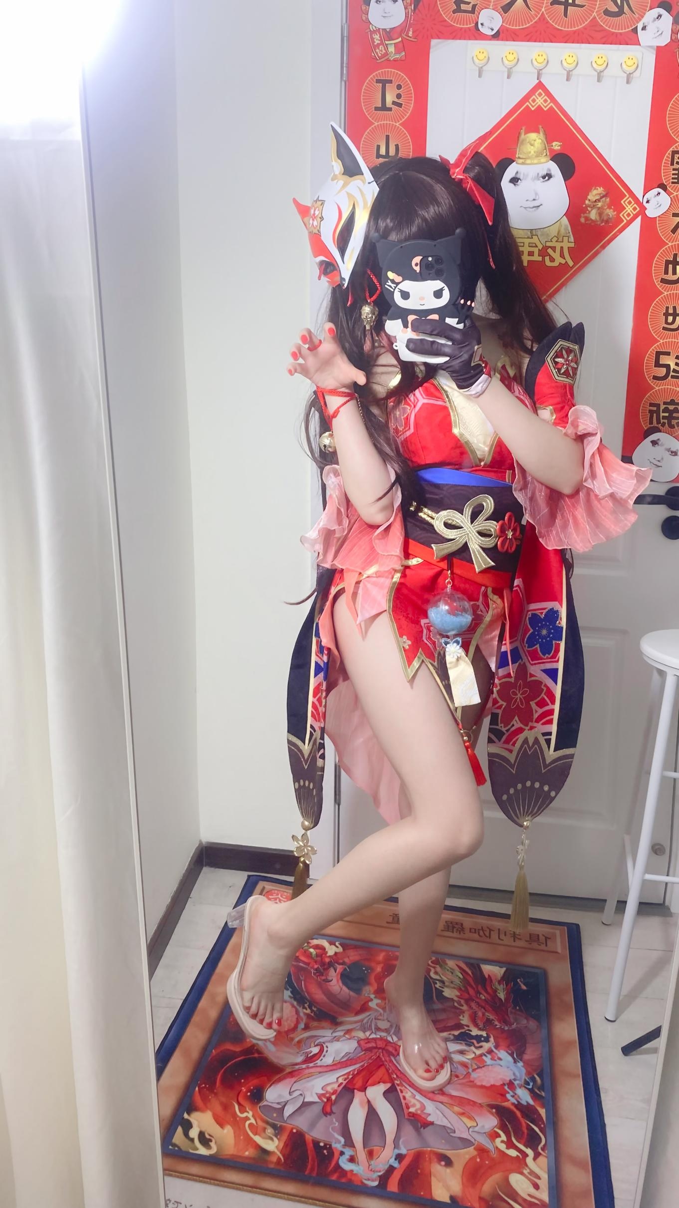 [Cosplay] Shirly - Honkai: Star Rail Fireworks: Black and White Stockings with Stunning Legs 53P3V