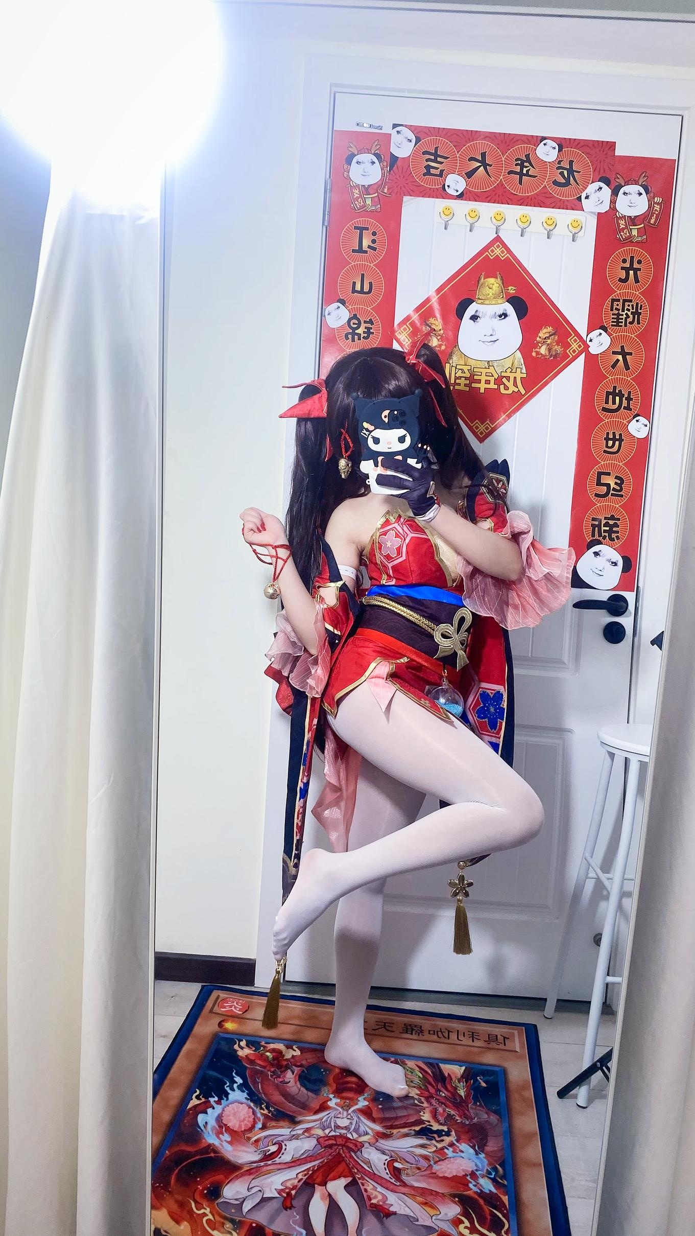 [cosplay] 白栎Shirly - 崩坏星穹铁道 花火：黑白丝袜美腿足控还原 53P3V