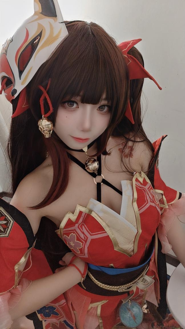 [cosplay] 白栎Shirly - 崩坏星穹铁道 花火：黑白丝袜美腿足控还原 53P3V