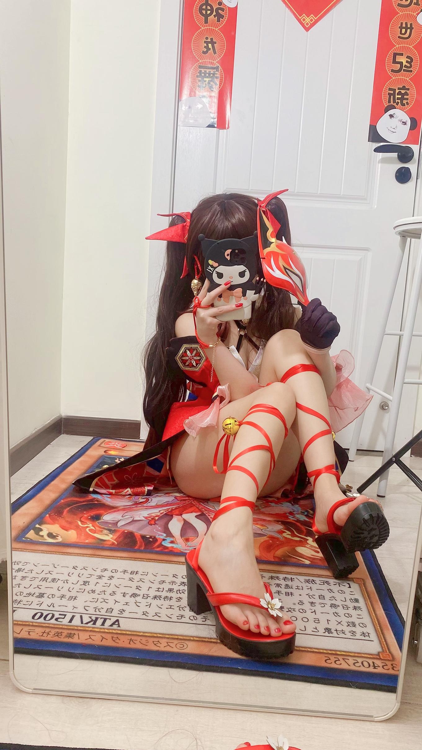 [cosplay] 白栎Shirly - 崩坏星穹铁道 花火：黑白丝袜美腿足控还原 53P3V