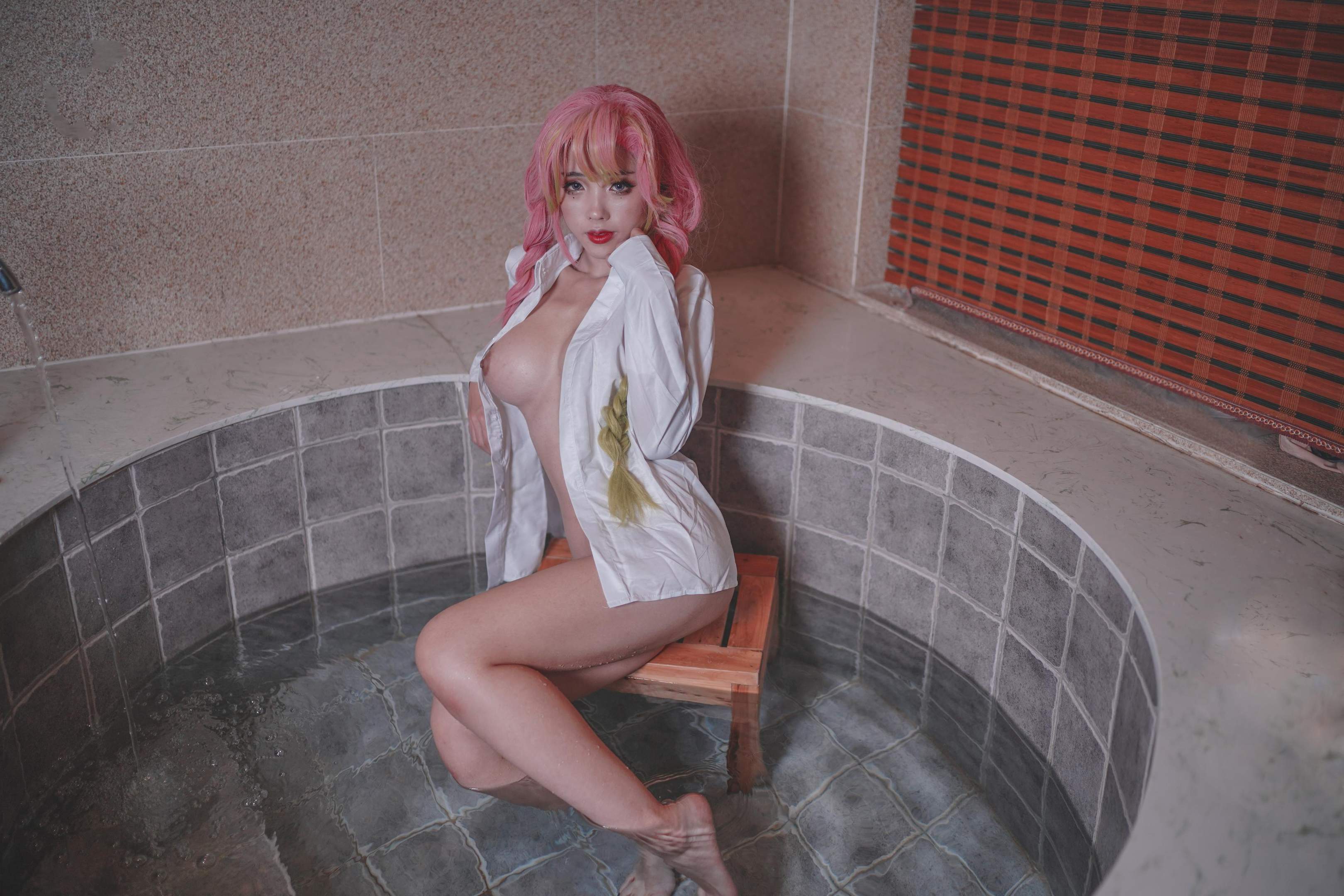 [costume] チタン合金TiTi - 鬼滅の刃 甘露寺蜜璃：温泉裸身巨乳恋柱再現 46P1V