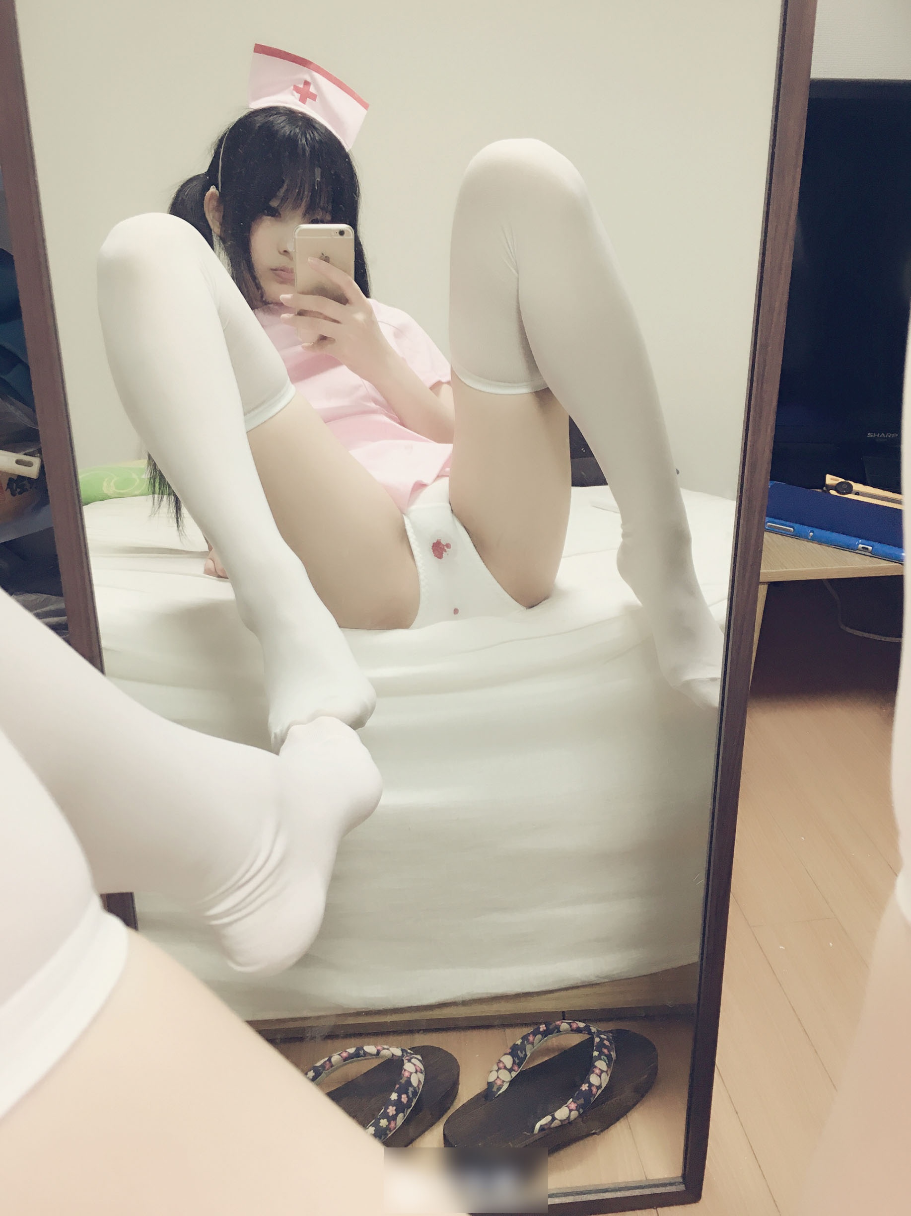 [私房] 习呆呆 - นางพยาบาลสีชมพู: ชุดนางพยาบาลถุงน่องขาว ถ่ายภาพส่วนตัวสุดเซ็กซี่ 32P2V