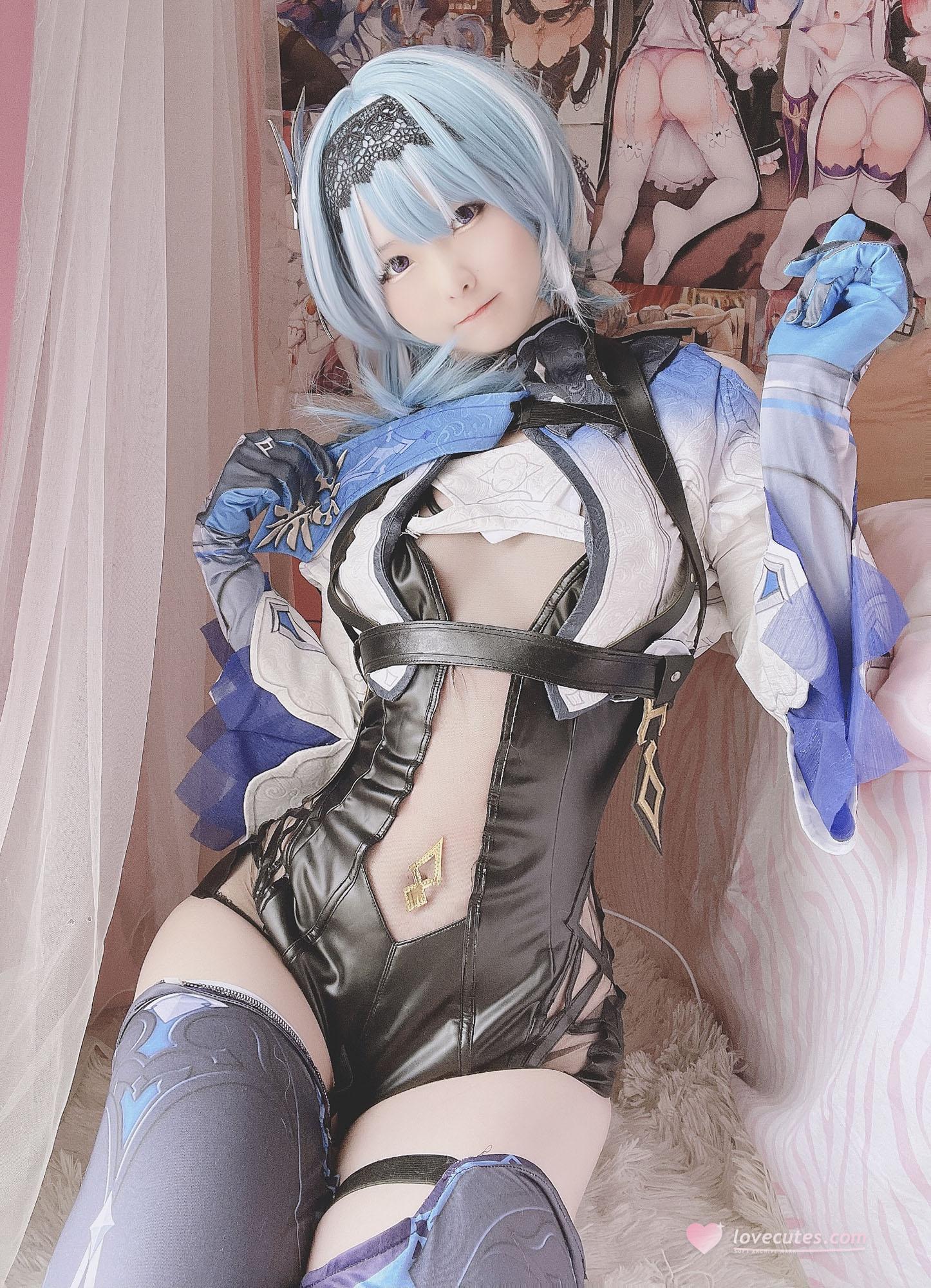 [Cosplay] Xi Daidai - Genshin Impact Eula: Skintight Suit with Stunning Curves 25P3V