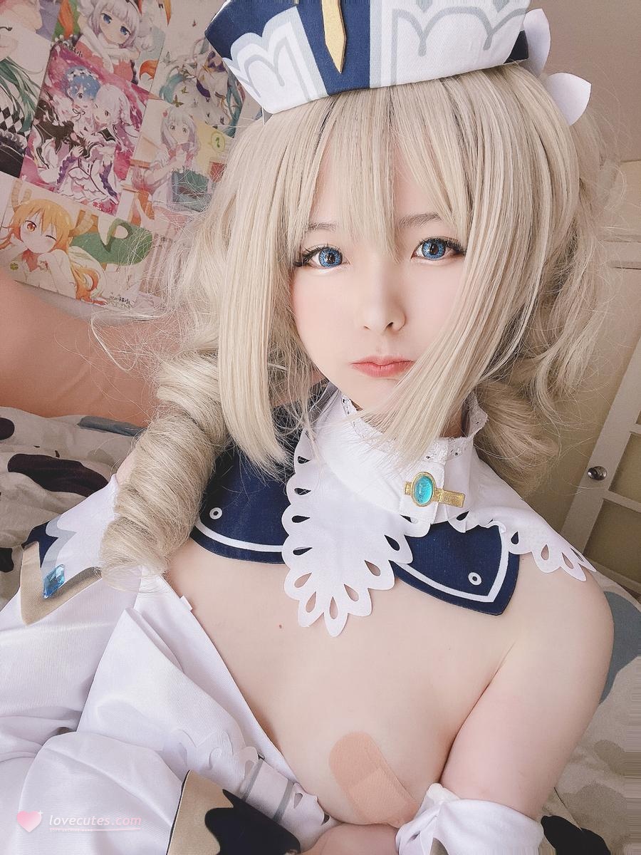 [cosplay] 习呆呆 - 原神 芭芭拉：白丝露点美腿大尺度还原 52P2V