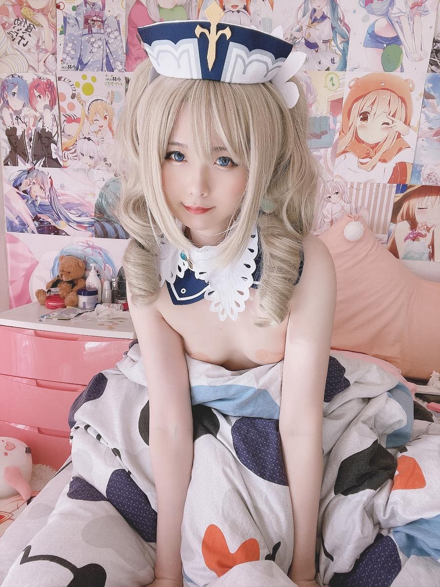 【Cosplay】習呆呆 - 原神 芭芭拉：白絲露點美腿大尺度還原 52P2V