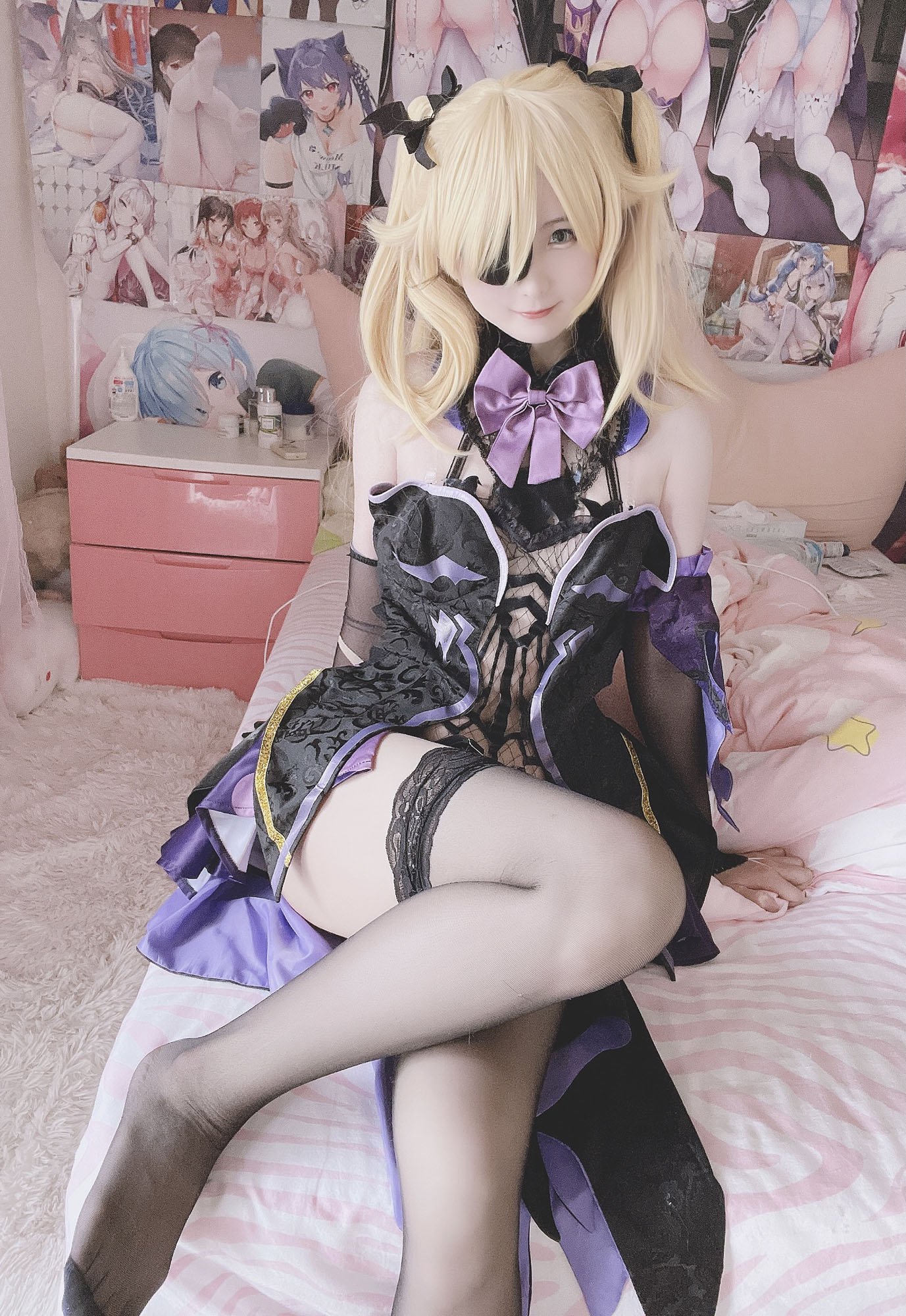 【コスプレ】習呆呆 - 原神 フィッシュル：黒ストッキング露出全裸大尺度再現 28P2V
