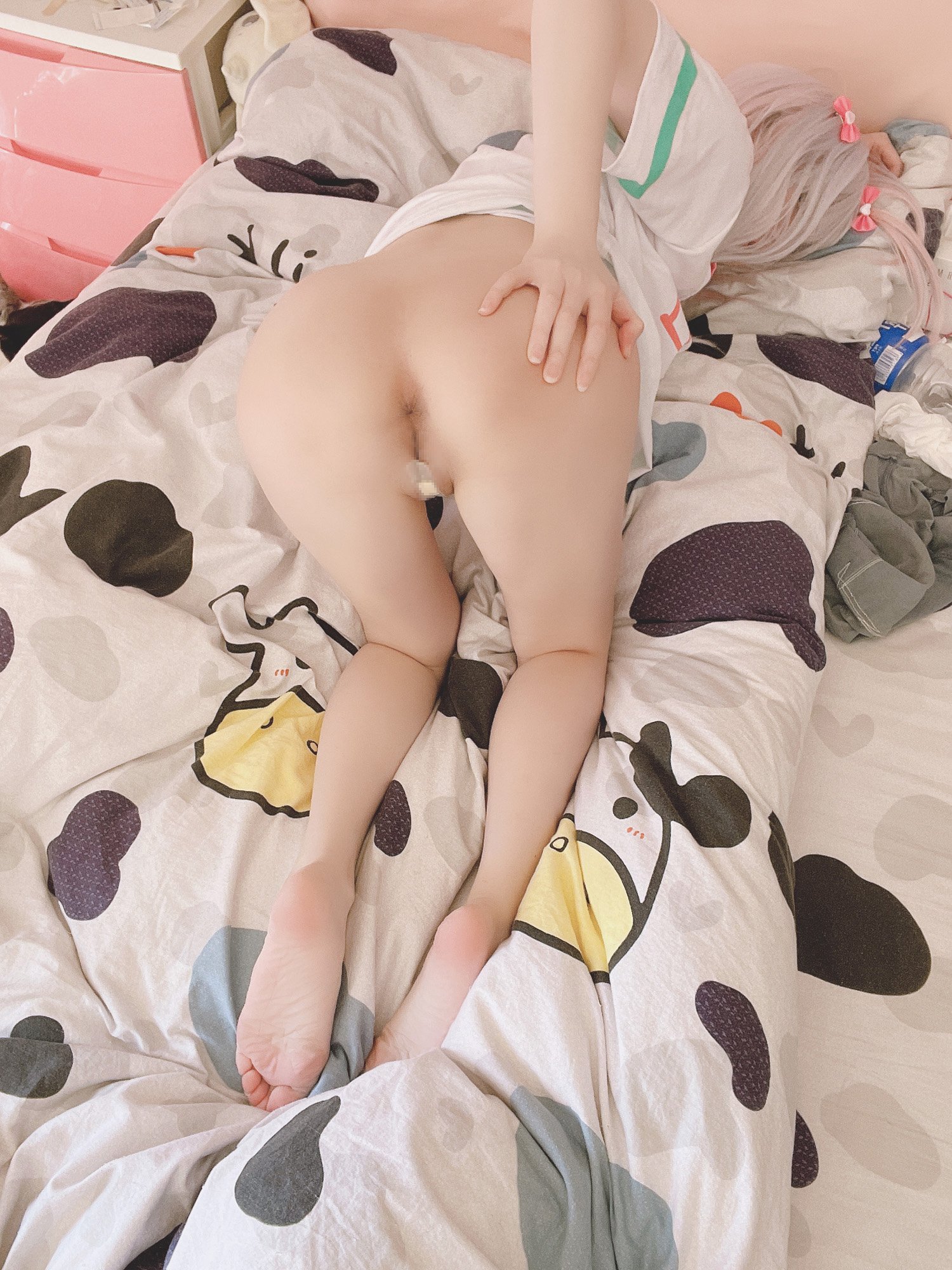 '[cosplay] 习呆呆 - Izumi Sagiri: Bộ đồ ngủ hồng tái hiện nóng bỏng 64P1V'