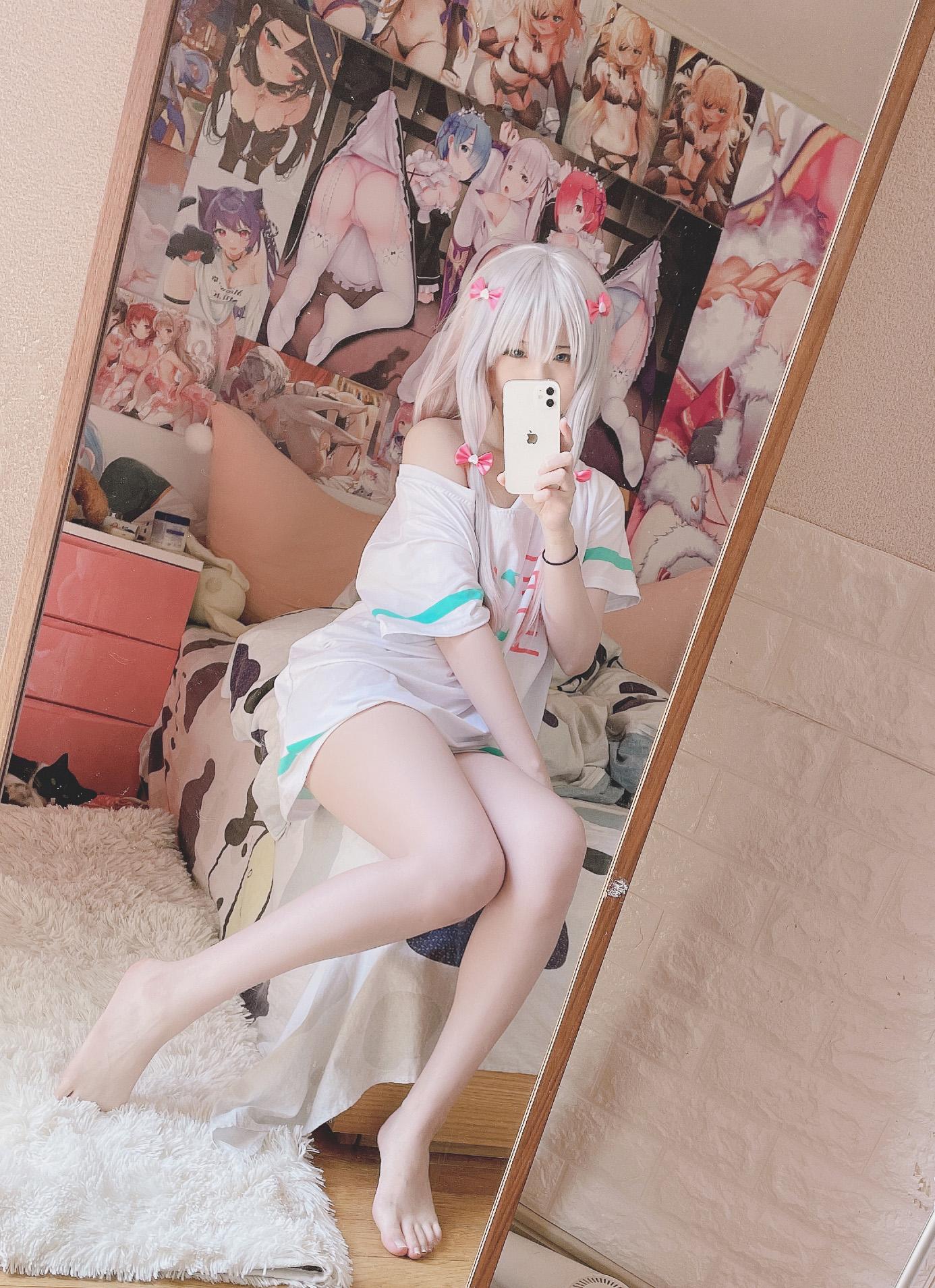 '[cosplay] 习呆呆 - Izumi Sagiri: Bộ đồ ngủ hồng tái hiện nóng bỏng 64P1V'
