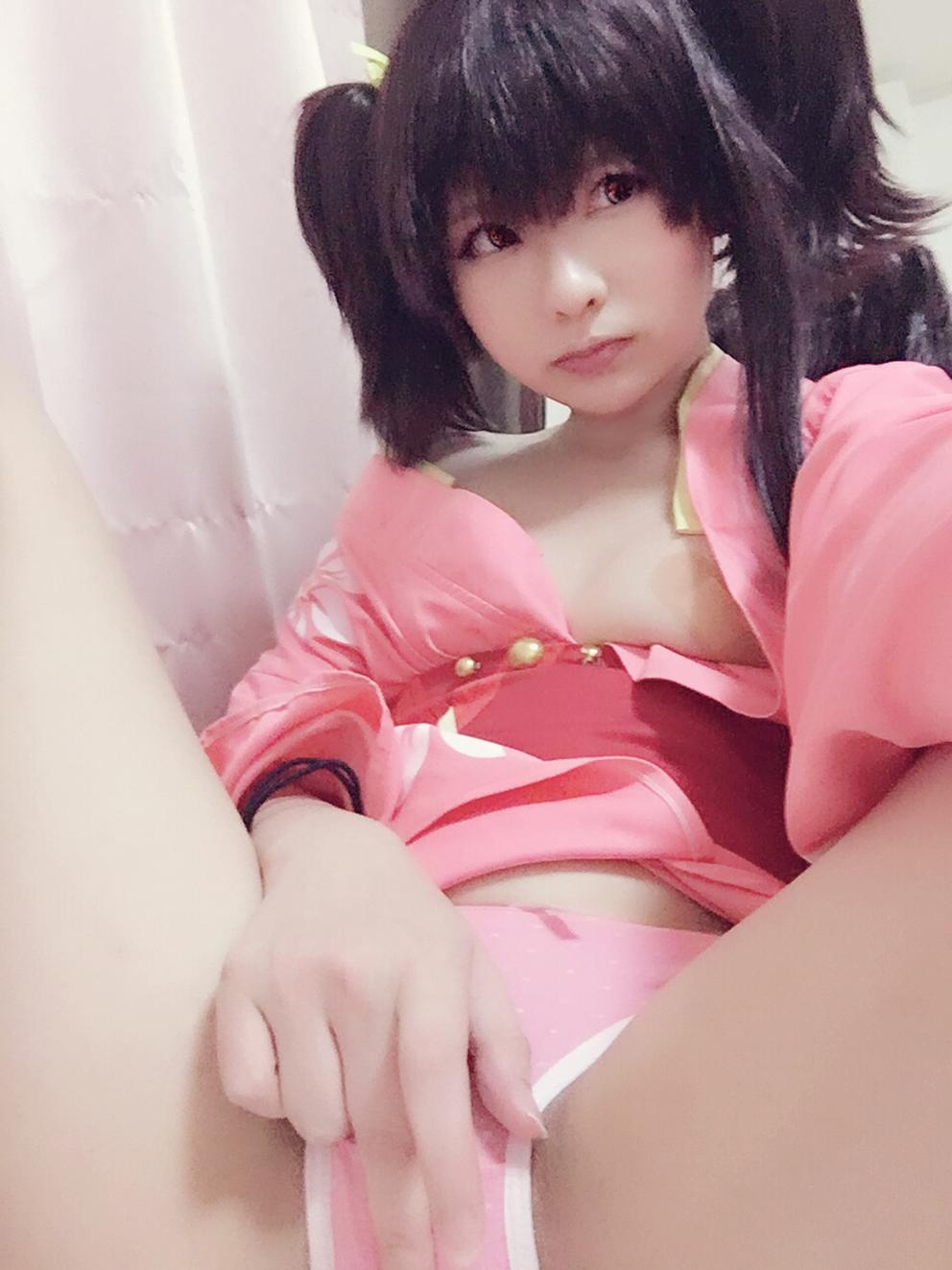 [cosplay] 习呆呆 - 甲铁城的卡巴内瑞 无名：粉衣露点美腿大尺度还原 36P3V