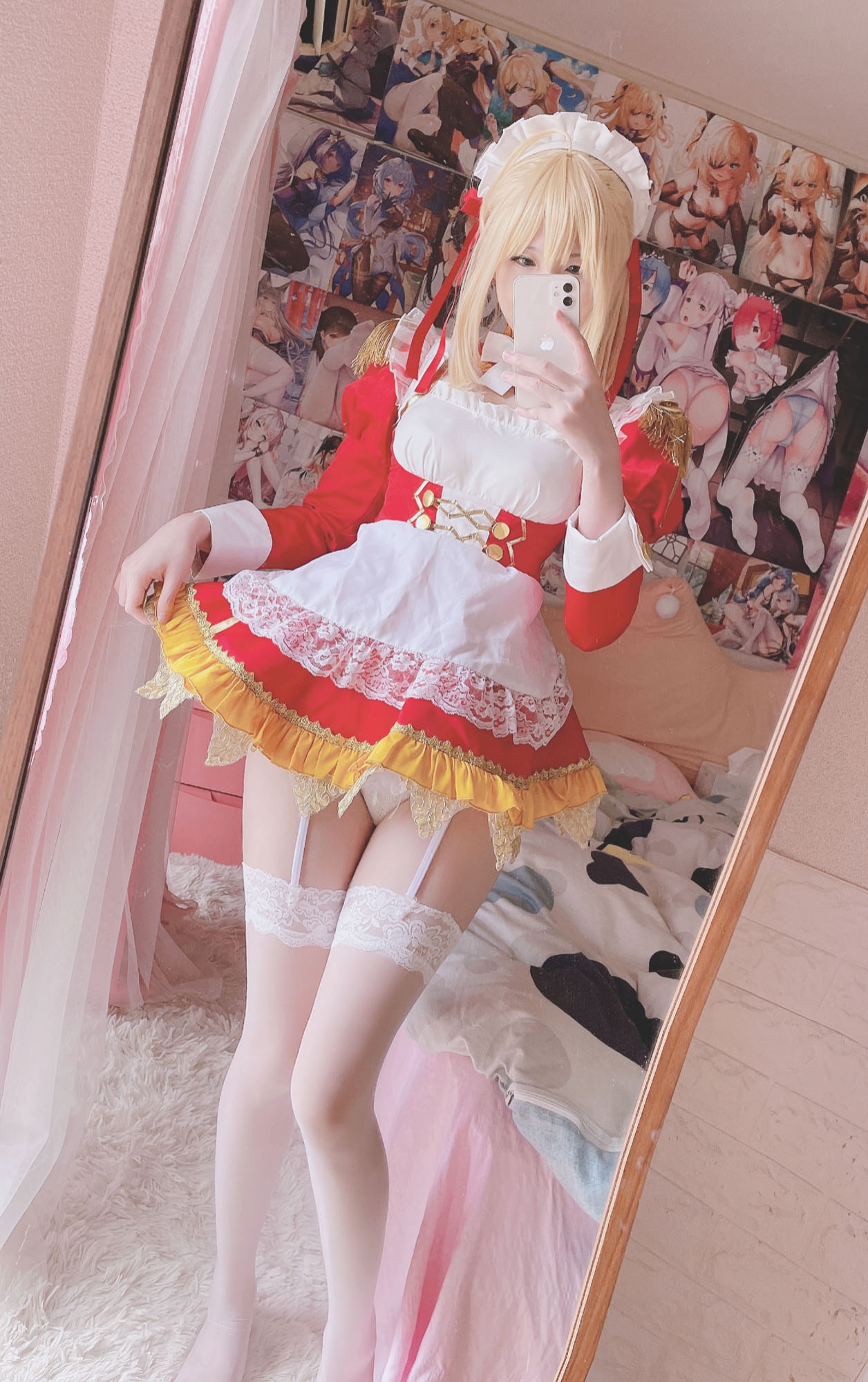 [Cosplay] Shy Daze - Fate Nero Maid: Stunning Red and White Maid with White Stockings, 30P2V