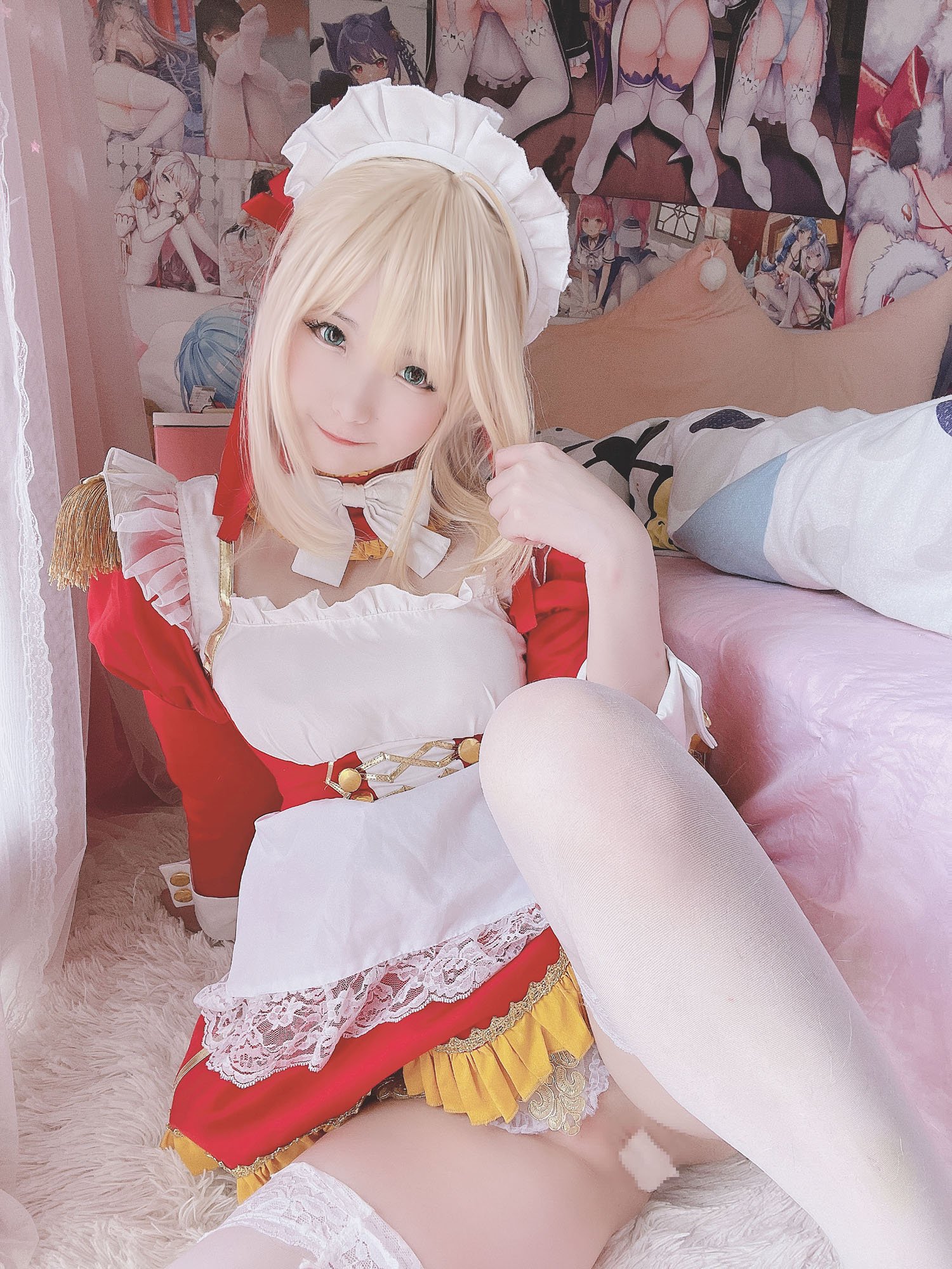 [cosplay] 习呆呆 - Fate 尼禄女仆：红白女仆白丝美腿还原 30P2V