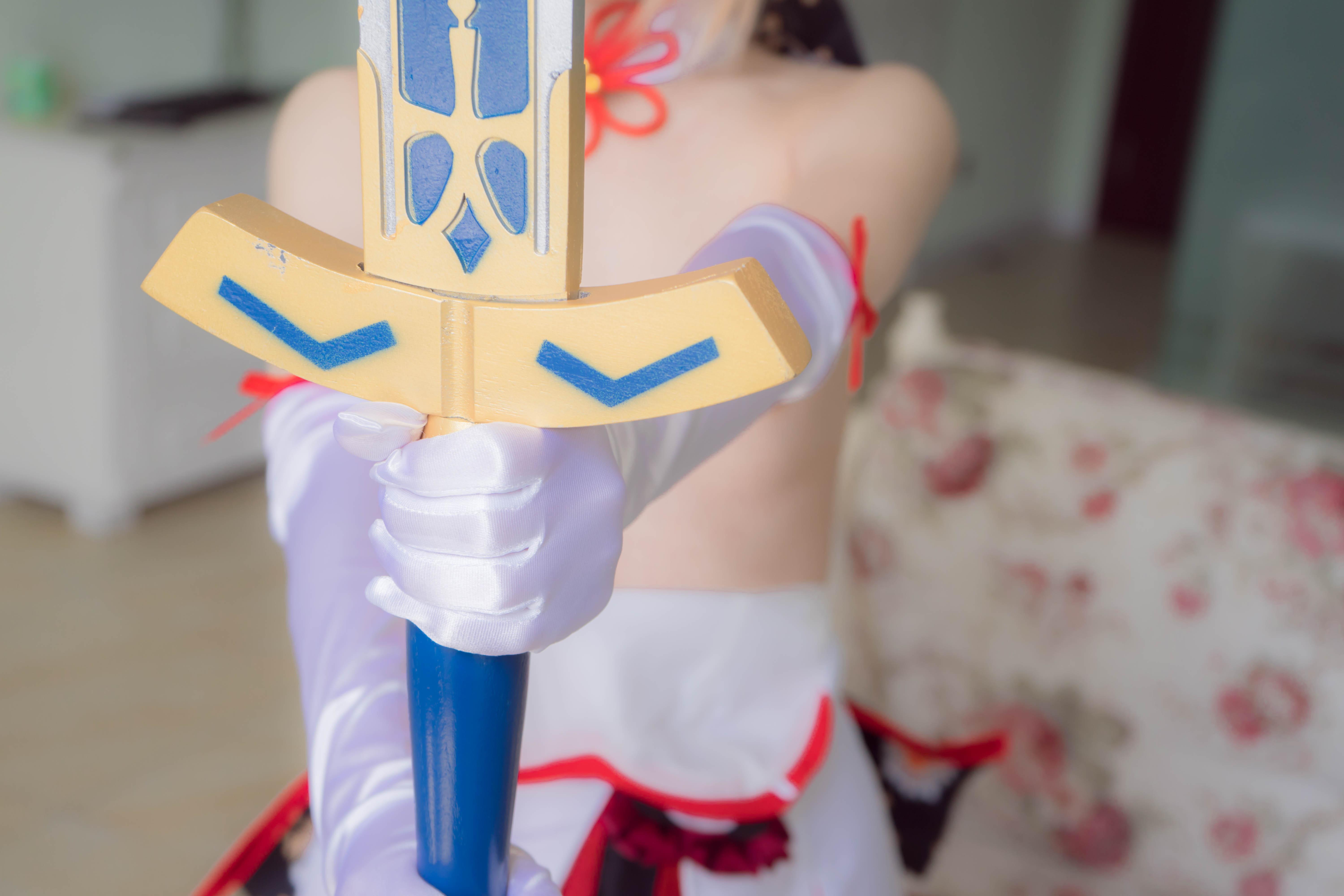 [Cosplay] Girl Movie - Fate Saber Crane Dress: Large-Scale Character Recreation 75P