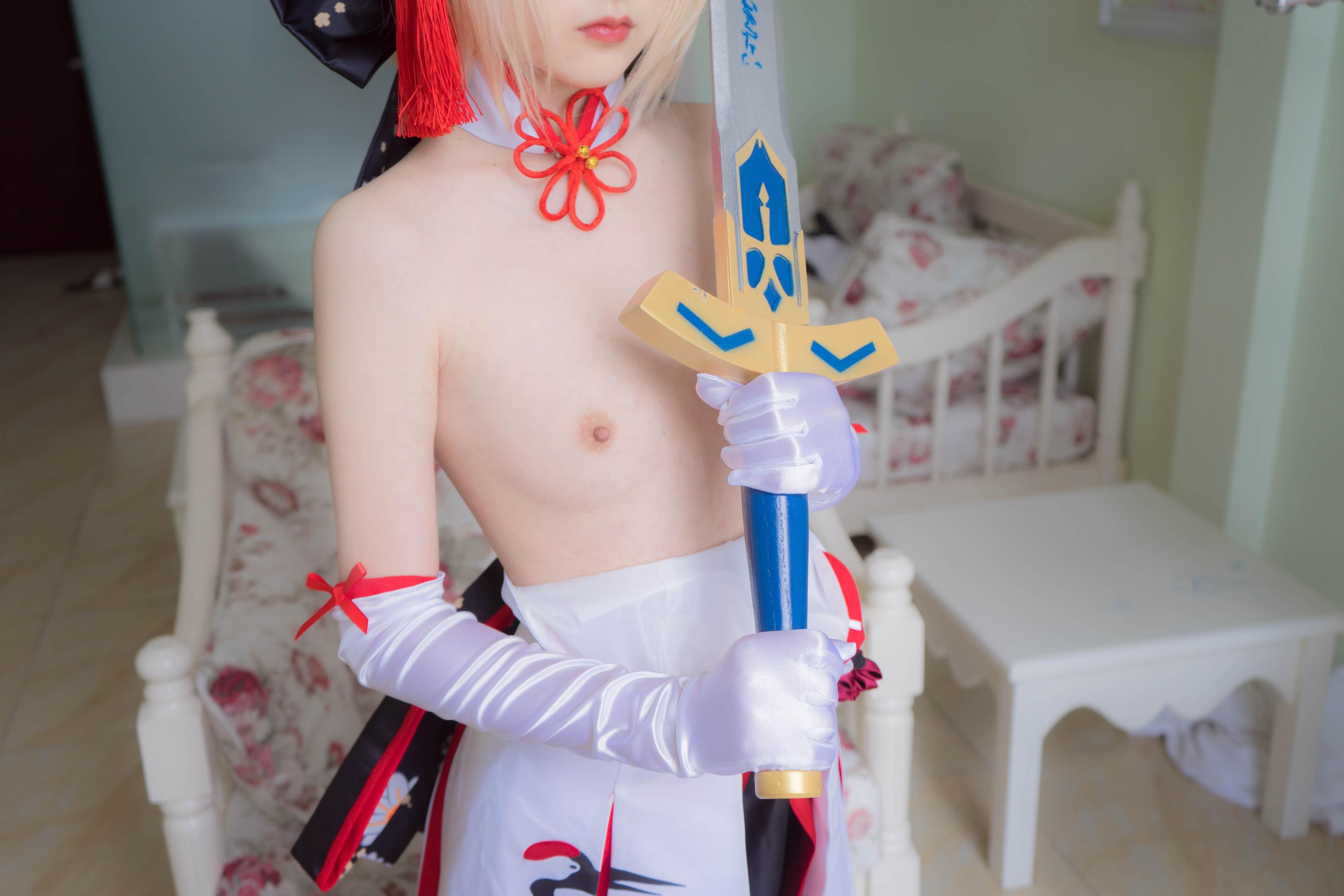 [Cosplay] Girl Movie - Fate Saber Crane Dress: Large-Scale Character Recreation 75P