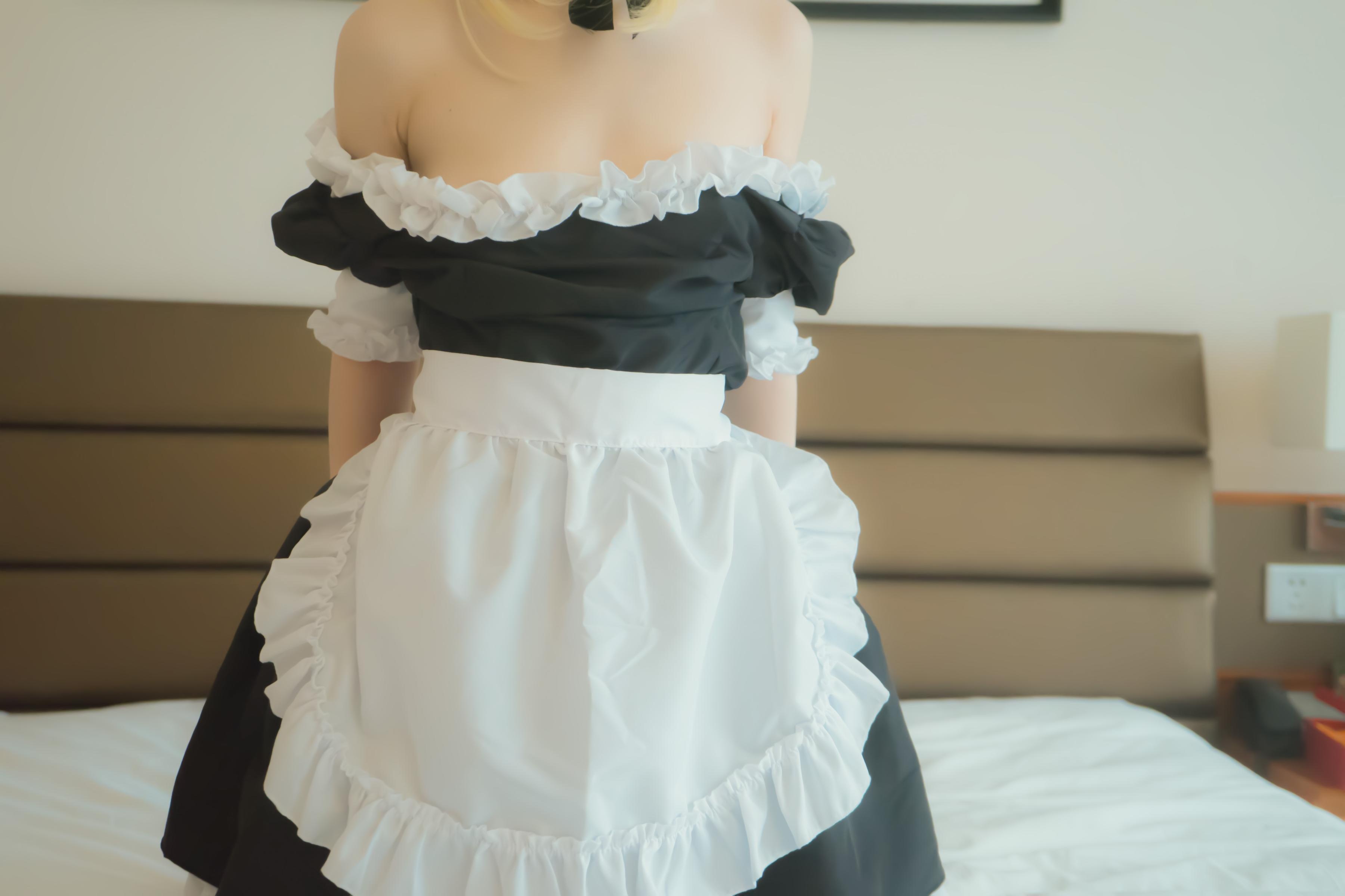 '[cosplay] Thiếu Nữ Điện Ảnh - Fate Saber Nữ Phục: Khôi Phục Nhân Vật Đầy Đủ 107P'