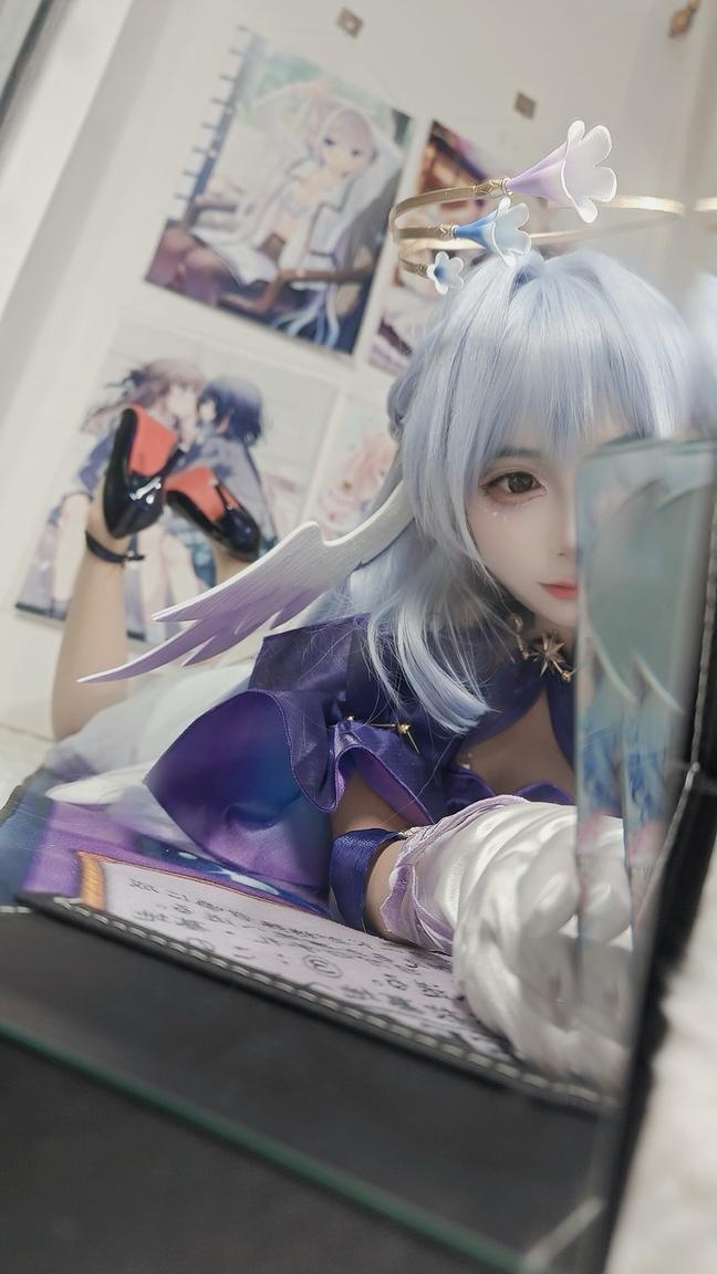 [คอสเพลย์] 白栎Shirly - 崩坏星穹铁道 รู้กวาง: ชุดกระโปรงสีม่วงขาวและขาเรียวสวย 40P6V
