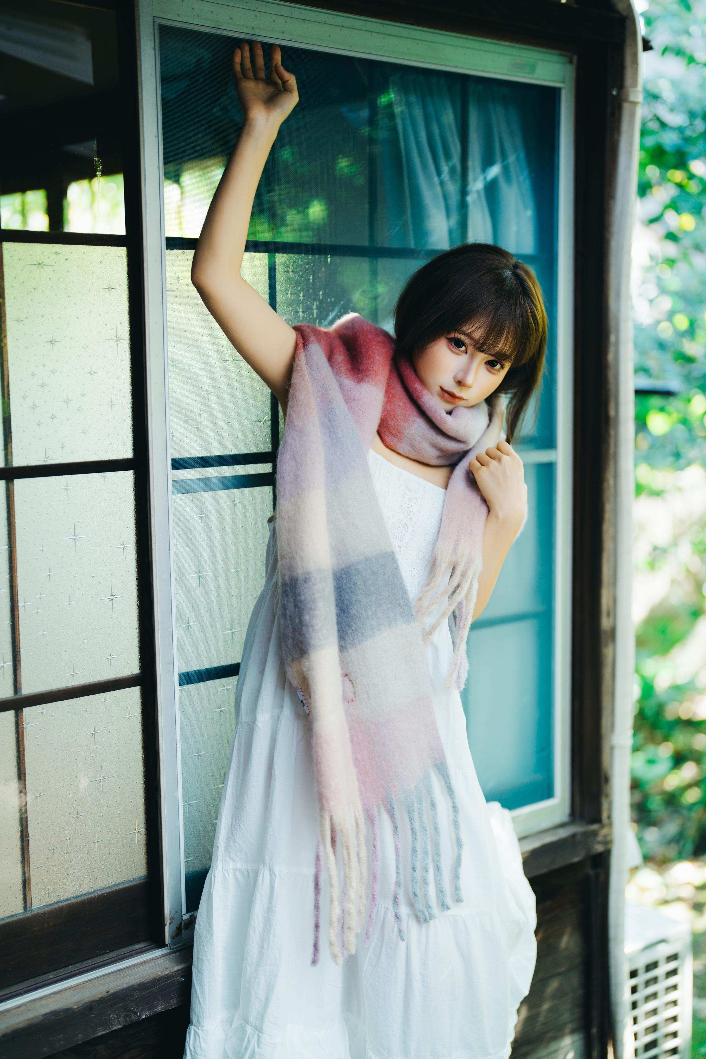 [ภาพถ่าย] ฉุนหม่า หม่า - ฤดูหนาว: ชุดนิตติ้งขนฟูเปิดไหล่ขาเรียว 32P