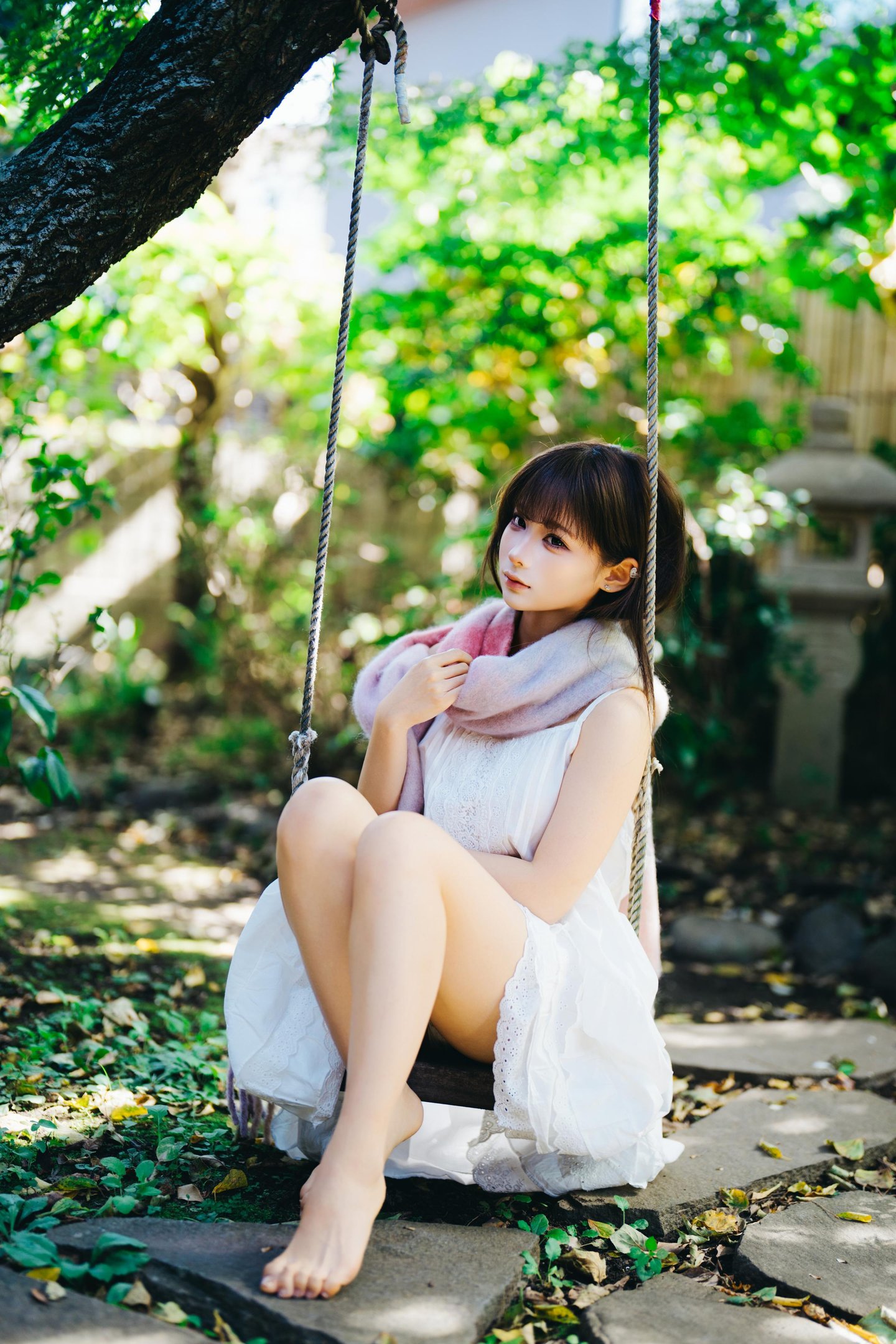 [ภาพถ่าย] ฉุนหม่า หม่า - ฤดูหนาว: ชุดนิตติ้งขนฟูเปิดไหล่ขาเรียว 32P