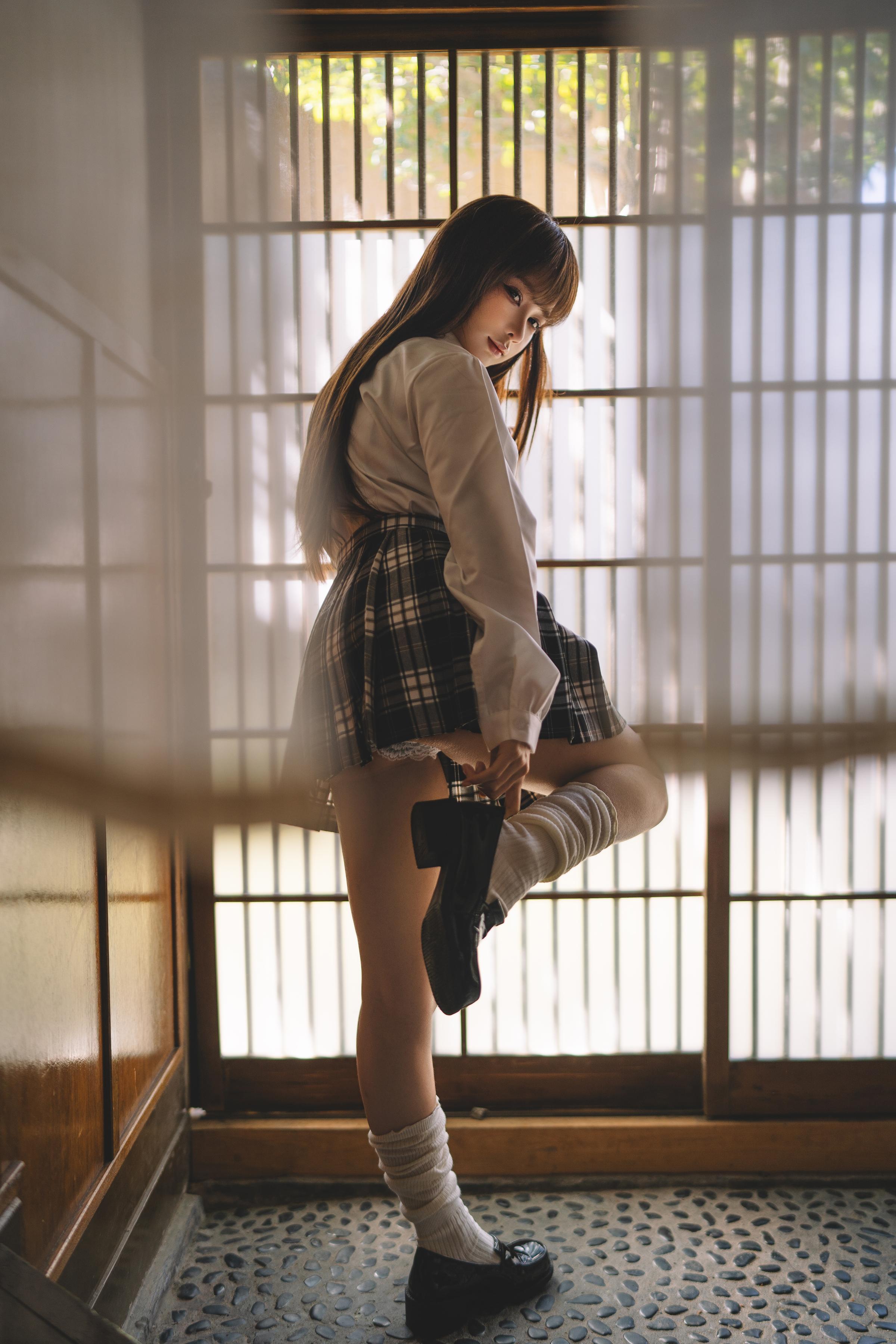 [Ảnh] Chẩn Mạc Mạc - JK: Áo Sơ Mi Trắng, Váy Kẻ, Đồ Lót Ren, Quyến Rũ Đồng Phục 32P