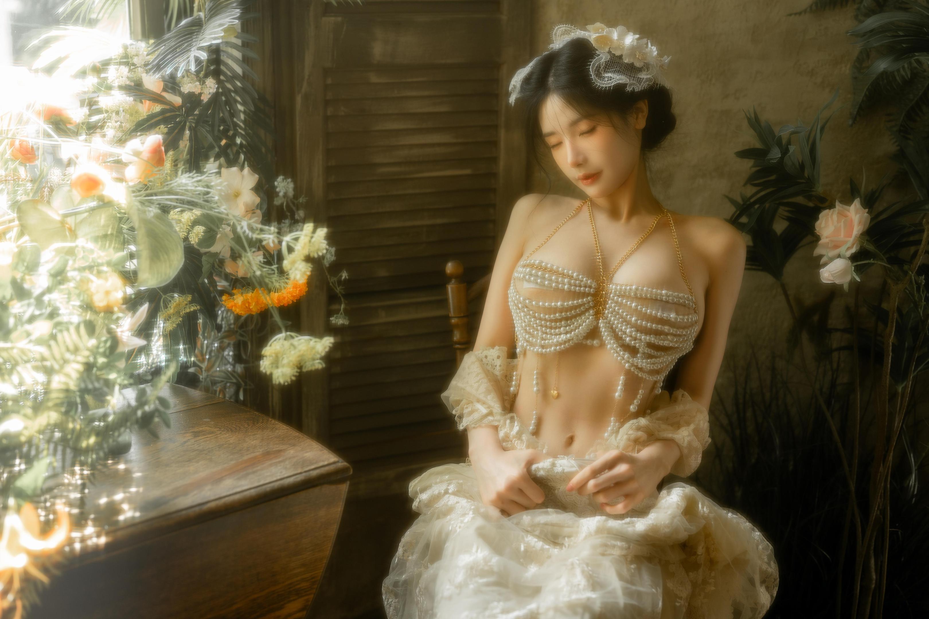 [私房] Cam Tử Miu Tương - Pháp Khôi Phục: Nội Y Ren Vai Trần & Đôi Chân Đẹp 50P
