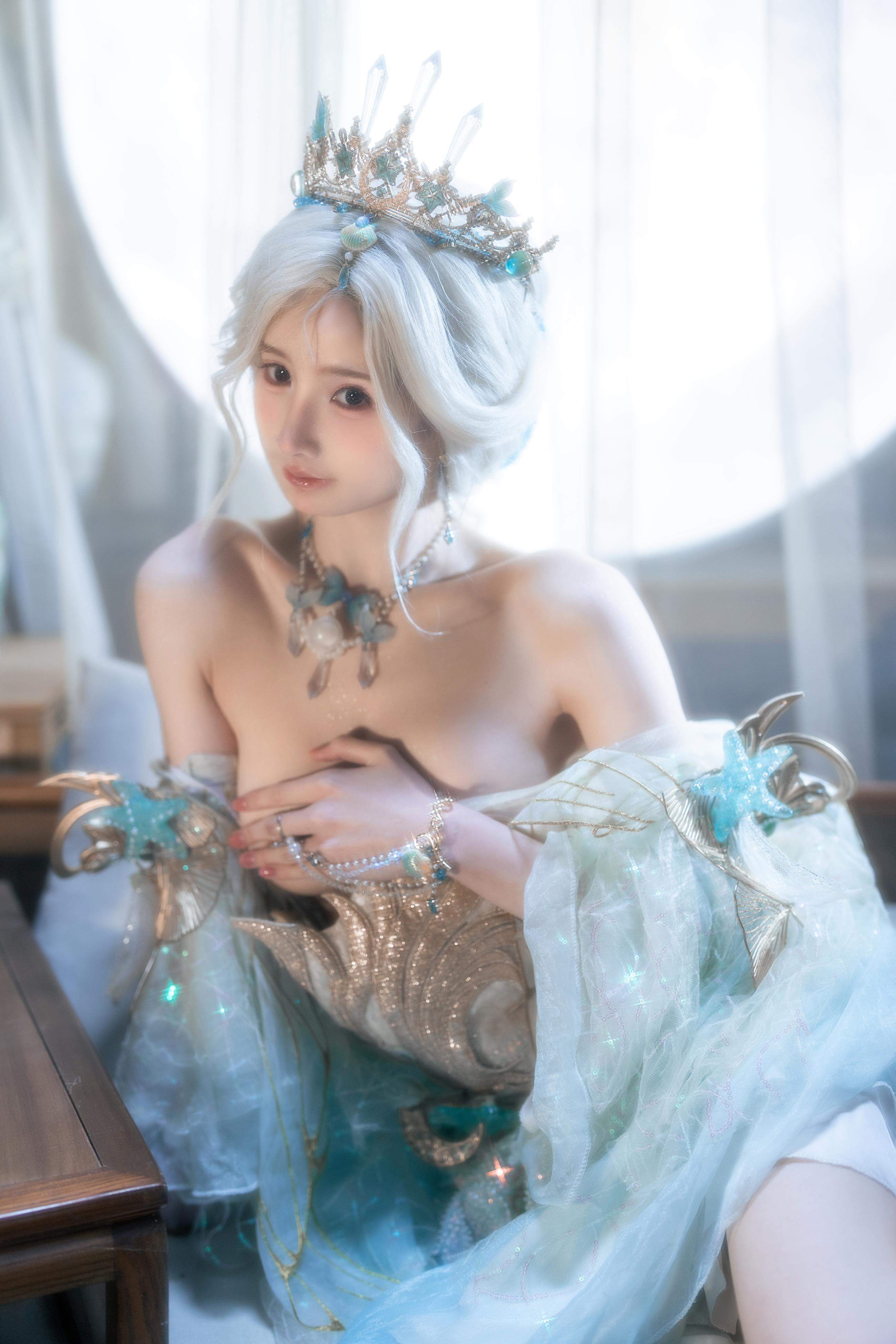[costume] Orange Cat - Ngược Thủy Hàn: Tóc Trắng, Kiểu Cổ Điển, Lưng Trần, Đùi Dài 50P
