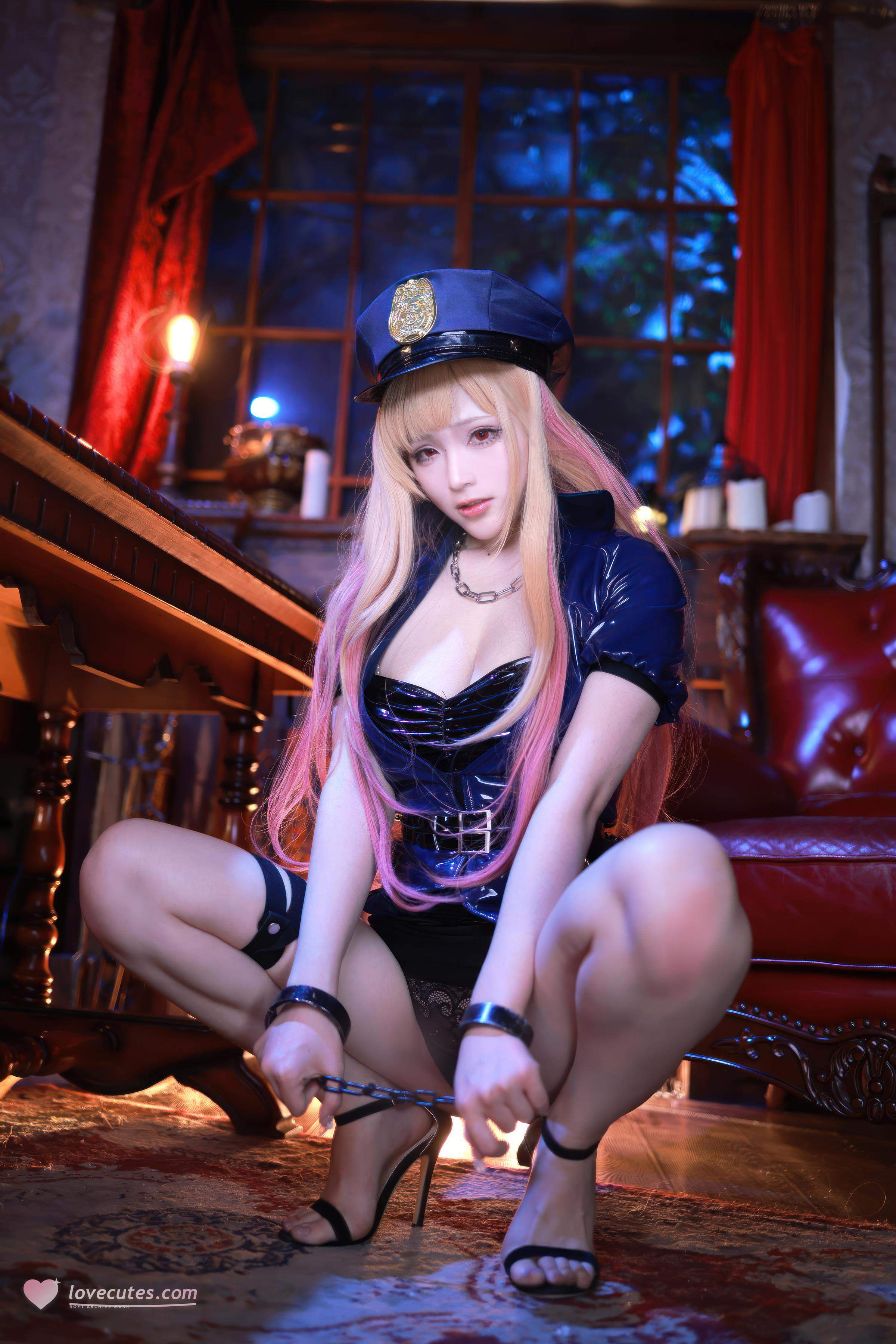 [costume扮演] 起司块Wii - 喜多川海夢女警：警服美腿翹臀制服還原 36P