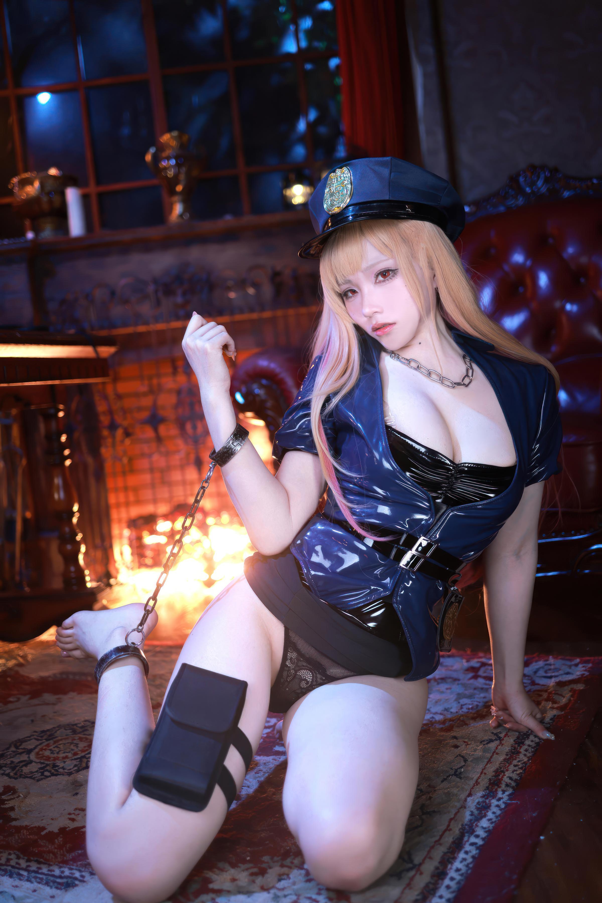 [costume扮演] 起司块Wii - 喜多川海夢女警：警服美腿翹臀制服還原 36P