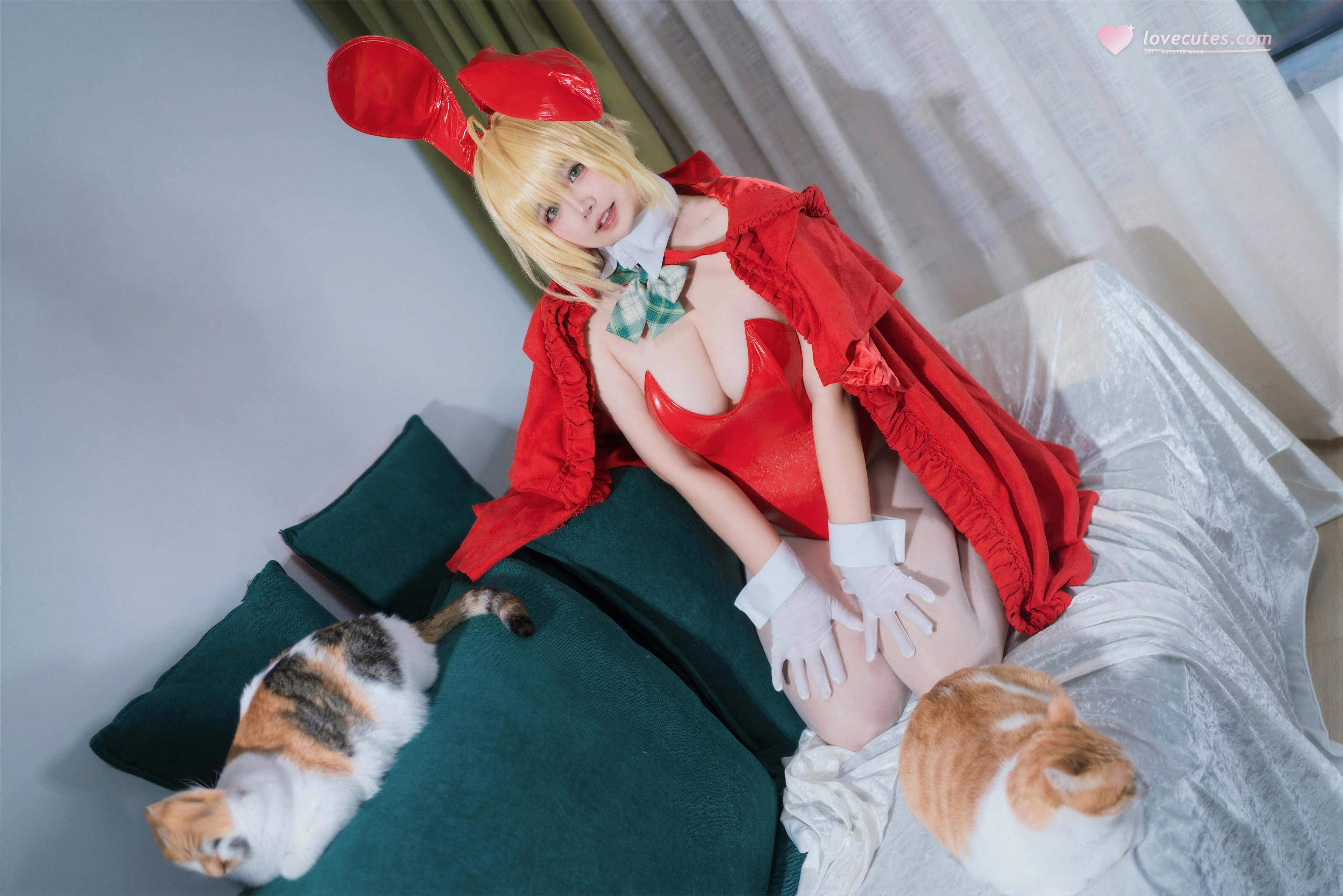 [Cosplay] Ah Ban is Very Happy Today - FGO Nero Christmas: Stunning Curves and Beautiful Legs Recreated 71P