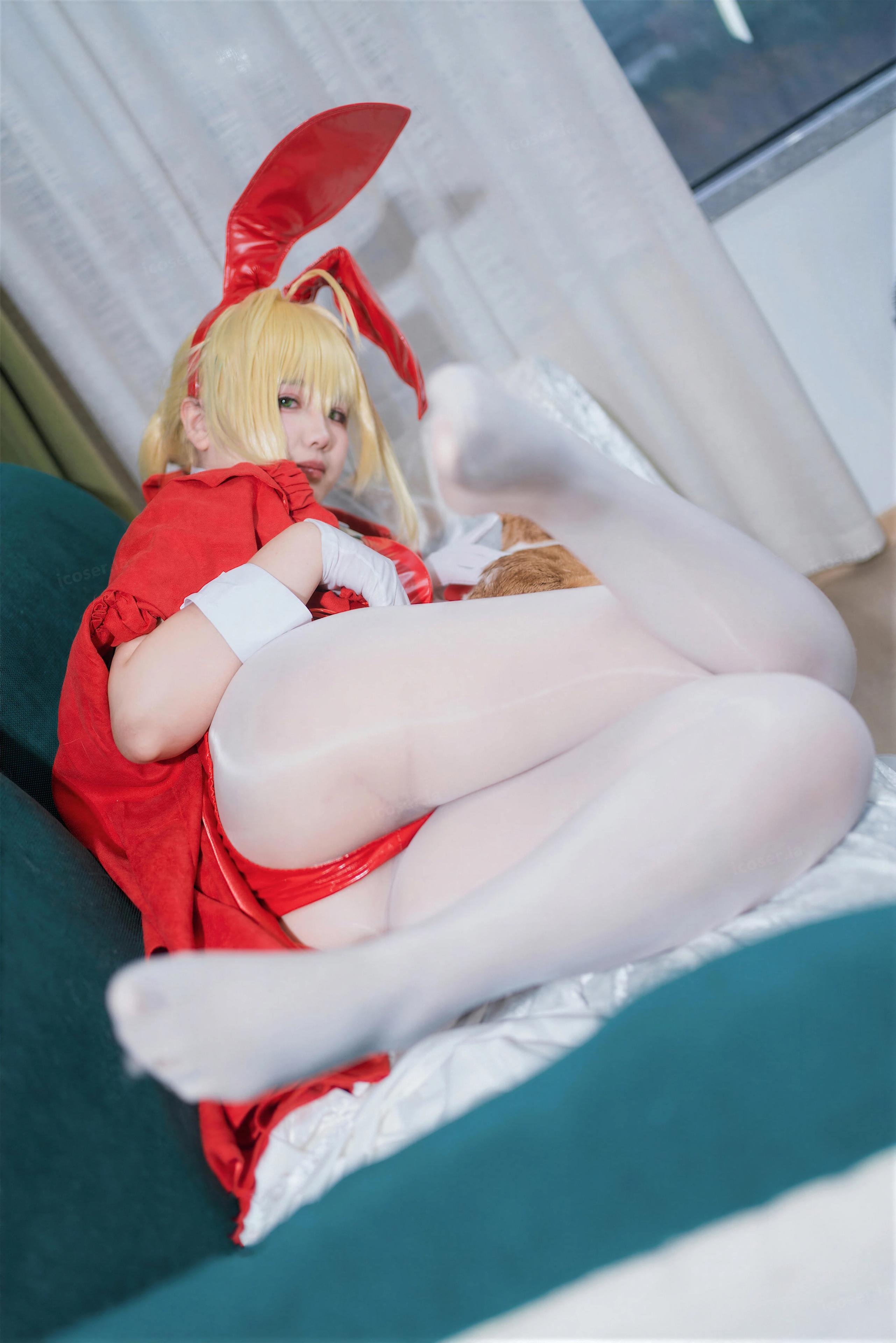 [코스프레] 아반 오늘 기분 최고 - FGO 니루 크리스마스: 붉은 흰색 타이트한 거유 미腿 재현 71P