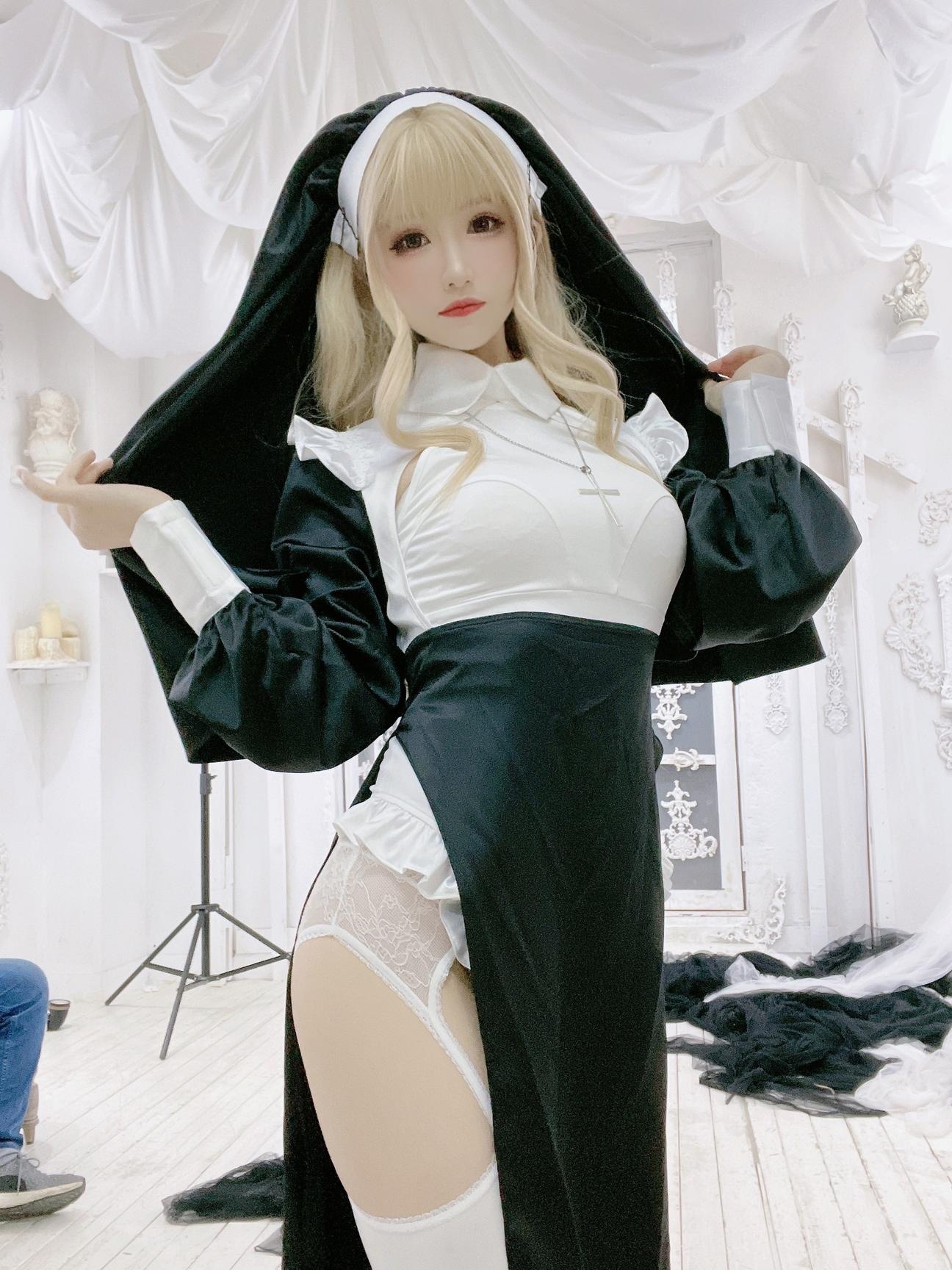 [ภาพถ่าย] โมโมเซะ อิอิ - แม่ชี: ชุดชั้นในลูกไม้สีขาว 59P3V