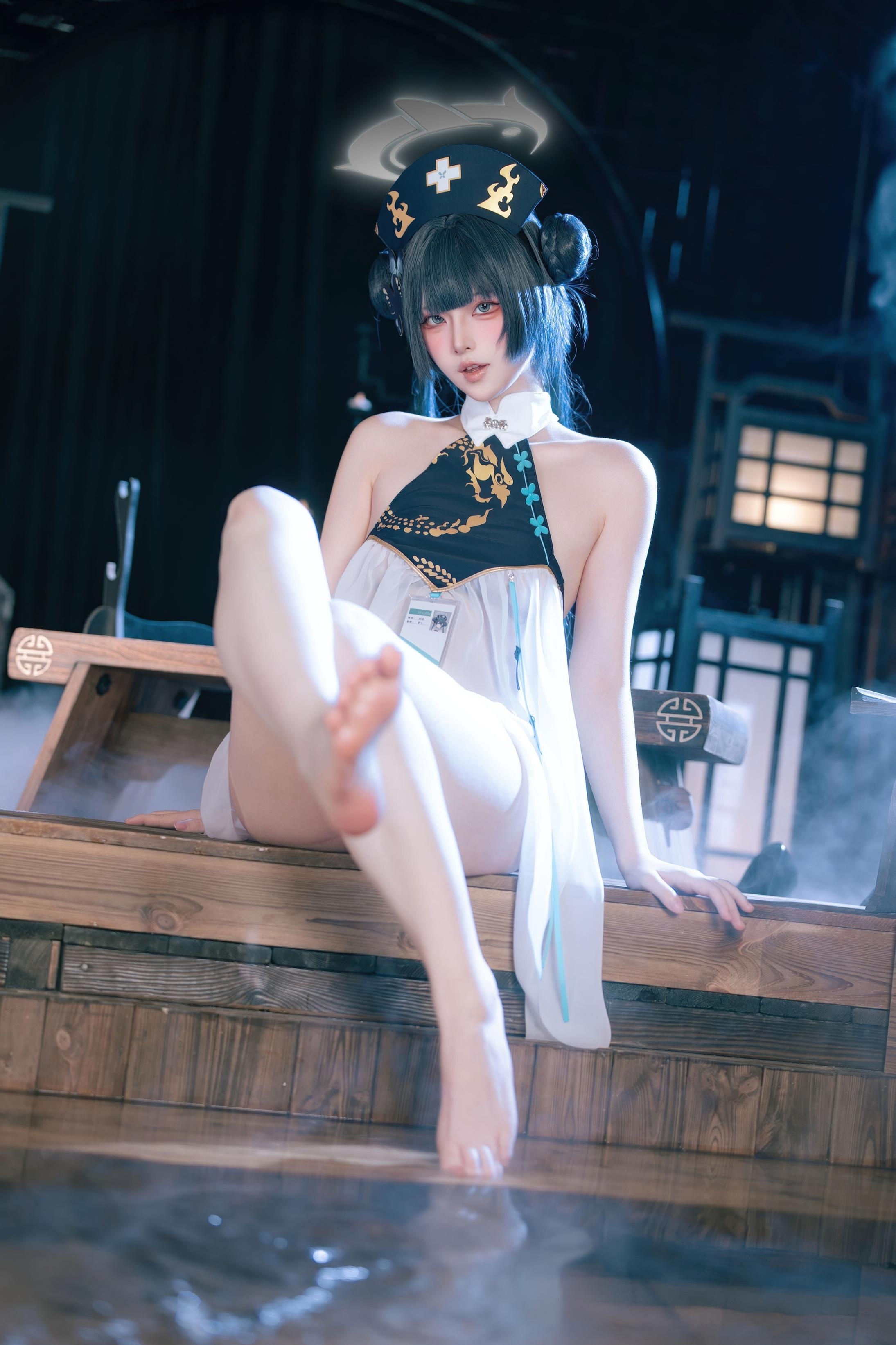 [cosplay] 屿鱼 - 蔚蓝档案 妃咲同人护士：护士装美腿翘臀还原 65P