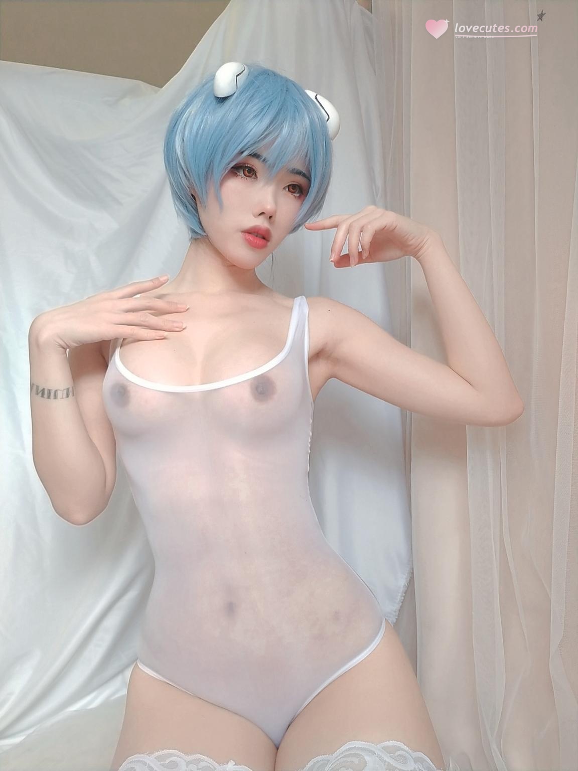 [costume扮演] 鈦合金TiTi - 綾波內衣：藍髮白絲內衣美腿還原 45P1V