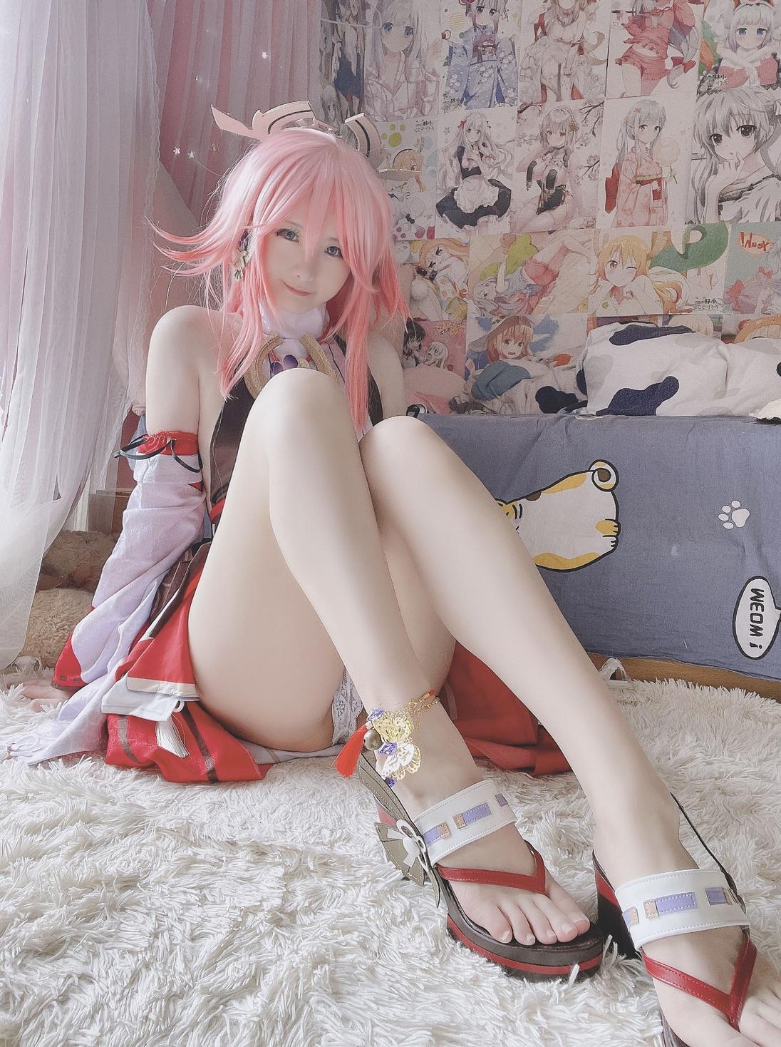 [cosplay] 习呆呆 - 原神 八重神子：露点美腿大尺度还原 24P1V
