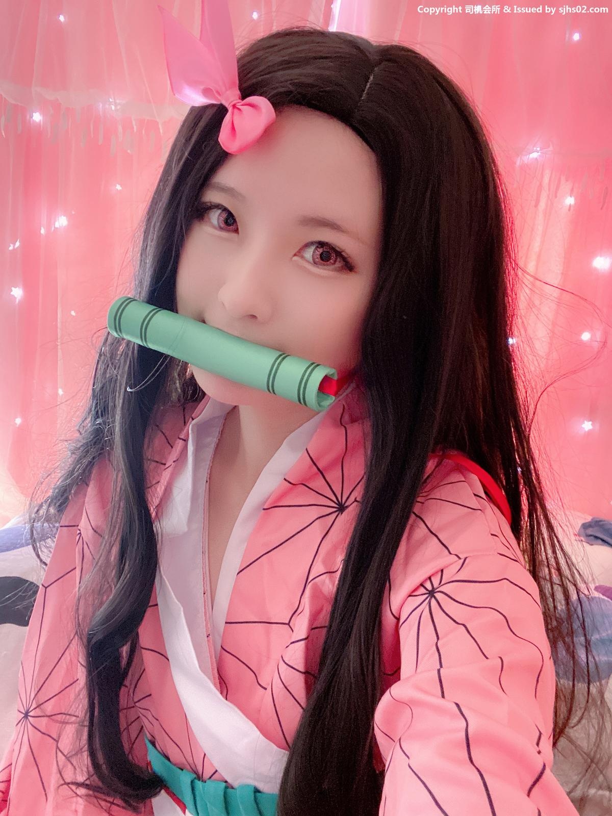 [cosplay] 习呆呆 - Thanh gươm diệt quỷ - Kamado Nezuko: tái hiện táo bạo với lộ điểm, chân đẹp 32P2V