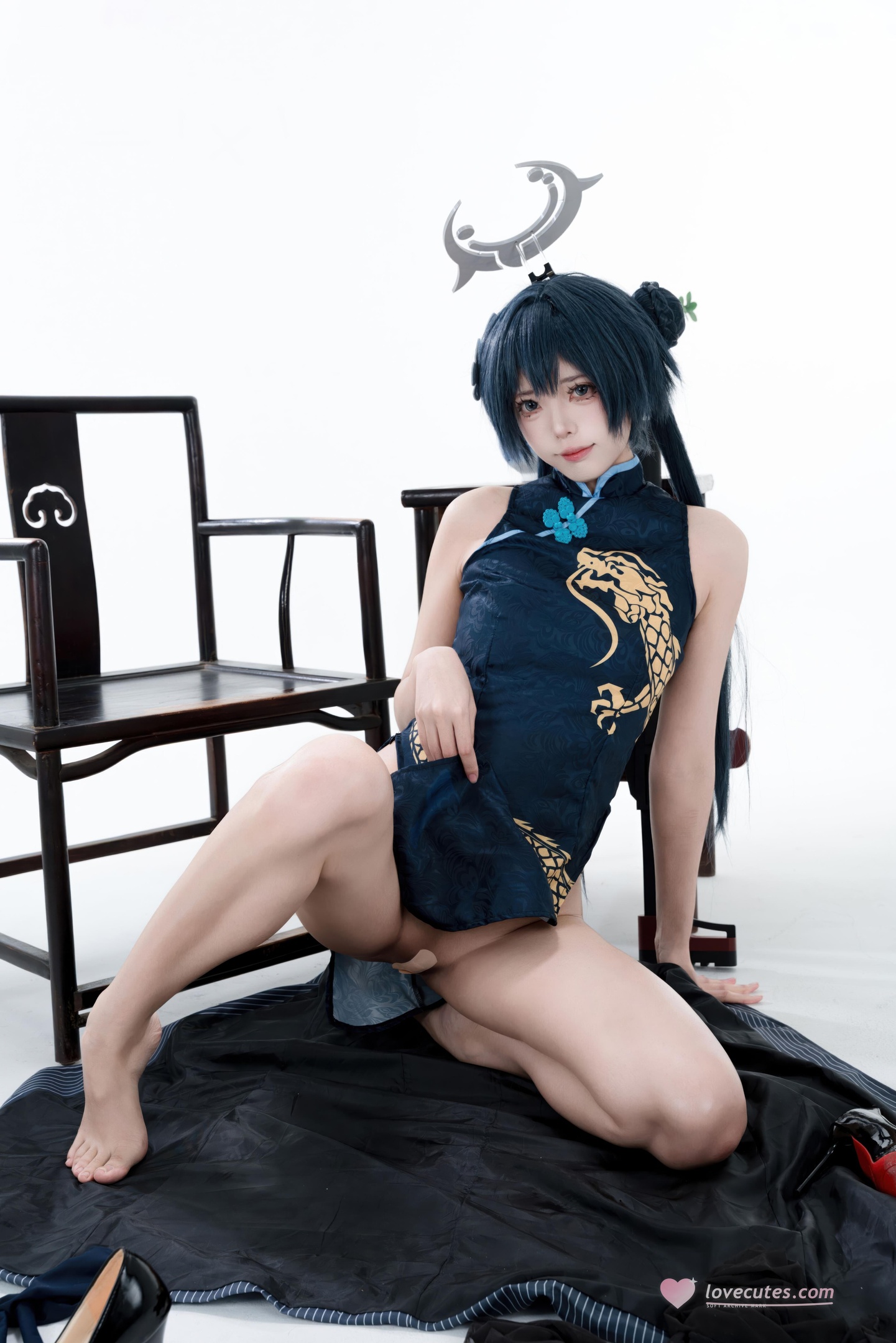 [cosplay] 君颜圆又圆 - 龙华妃咲: กี่เพ้าดำทอง ถุงน่องดำ อุปกรณ์ปืน ภาพเปิดเผยขนาดใหญ่ 153P3V