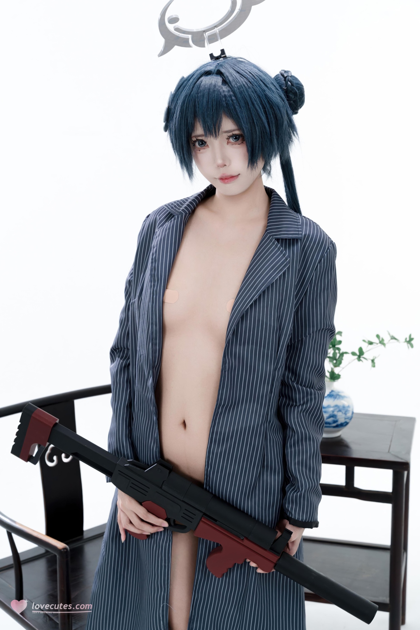 [cosplay] 君颜圆又圆 - 龙华妃咲: กี่เพ้าดำทอง ถุงน่องดำ อุปกรณ์ปืน ภาพเปิดเผยขนาดใหญ่ 153P3V