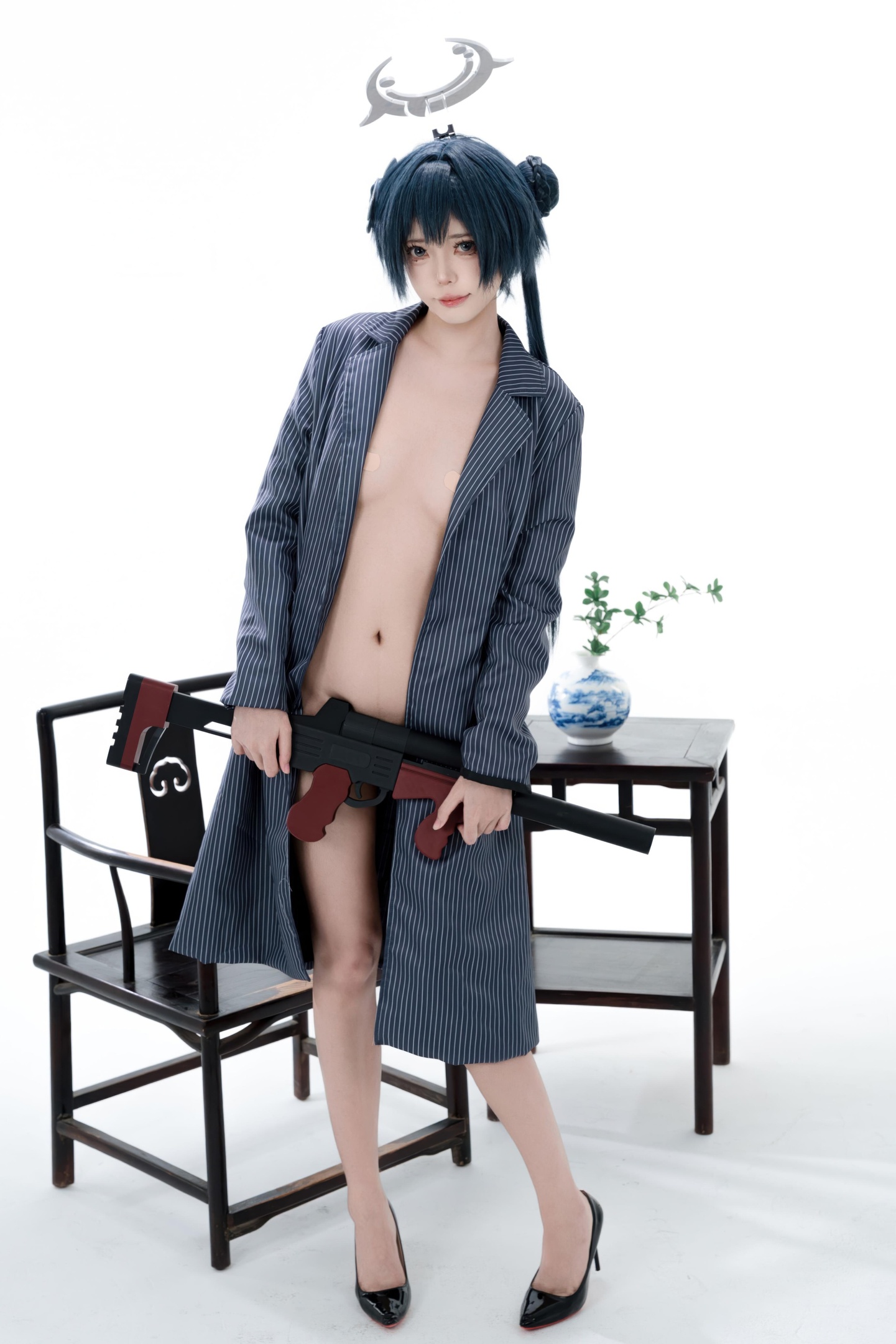 [cosplay] 君颜圆又圆 - 龙华妃咲: กี่เพ้าดำทอง ถุงน่องดำ อุปกรณ์ปืน ภาพเปิดเผยขนาดใหญ่ 153P3V