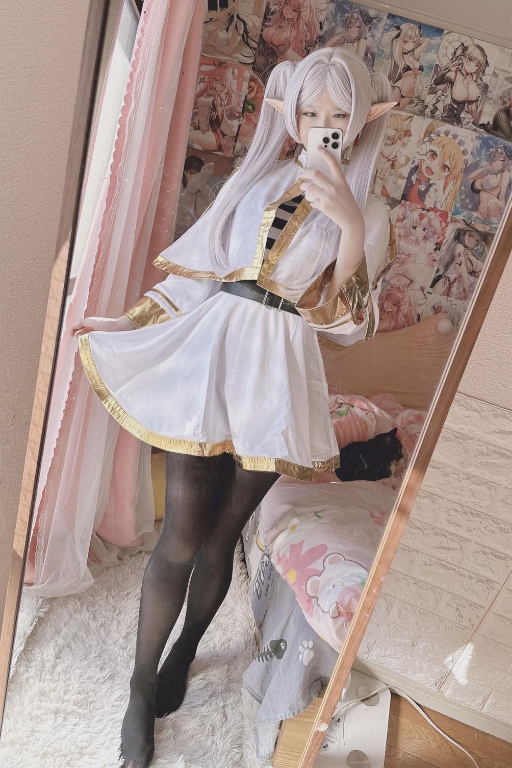 [cosplay] 습댄댄 - 프리렌：검은 스타킹 노출 대범한 리얼리티 재현 23P
