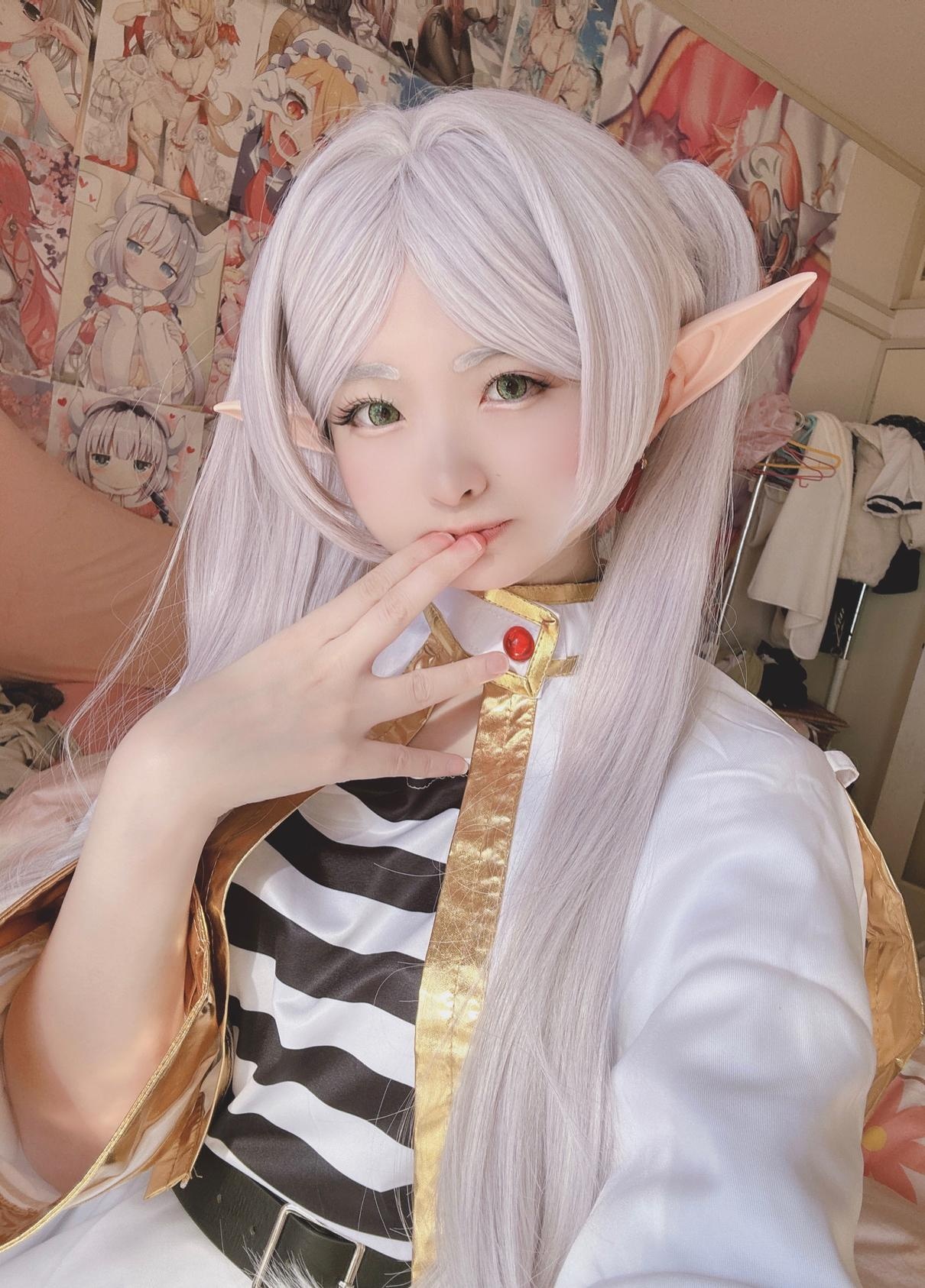 [cosplay] 습댄댄 - 프리렌：검은 스타킹 노출 대범한 리얼리티 재현 23P