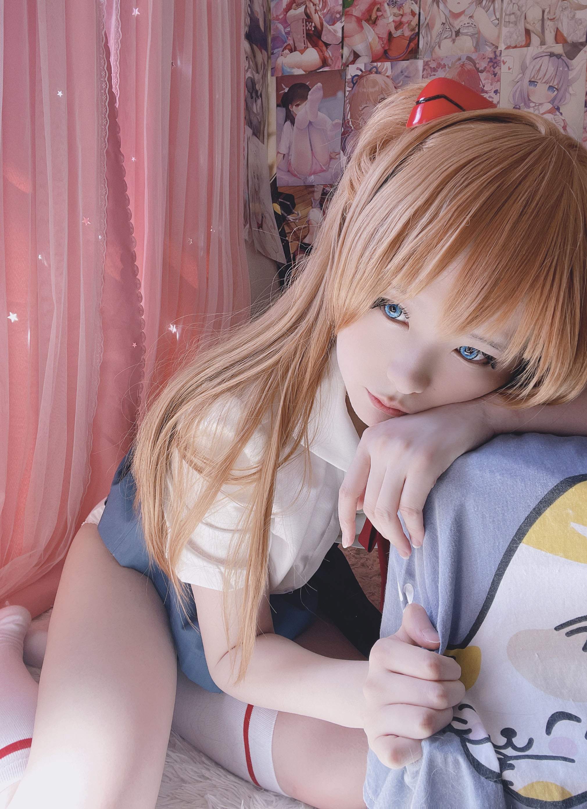 [cosplay] 习呆呆 - EVA Asuka: phục dựng táo bạo cảnh lộ điểm với đồng phục 16P1V