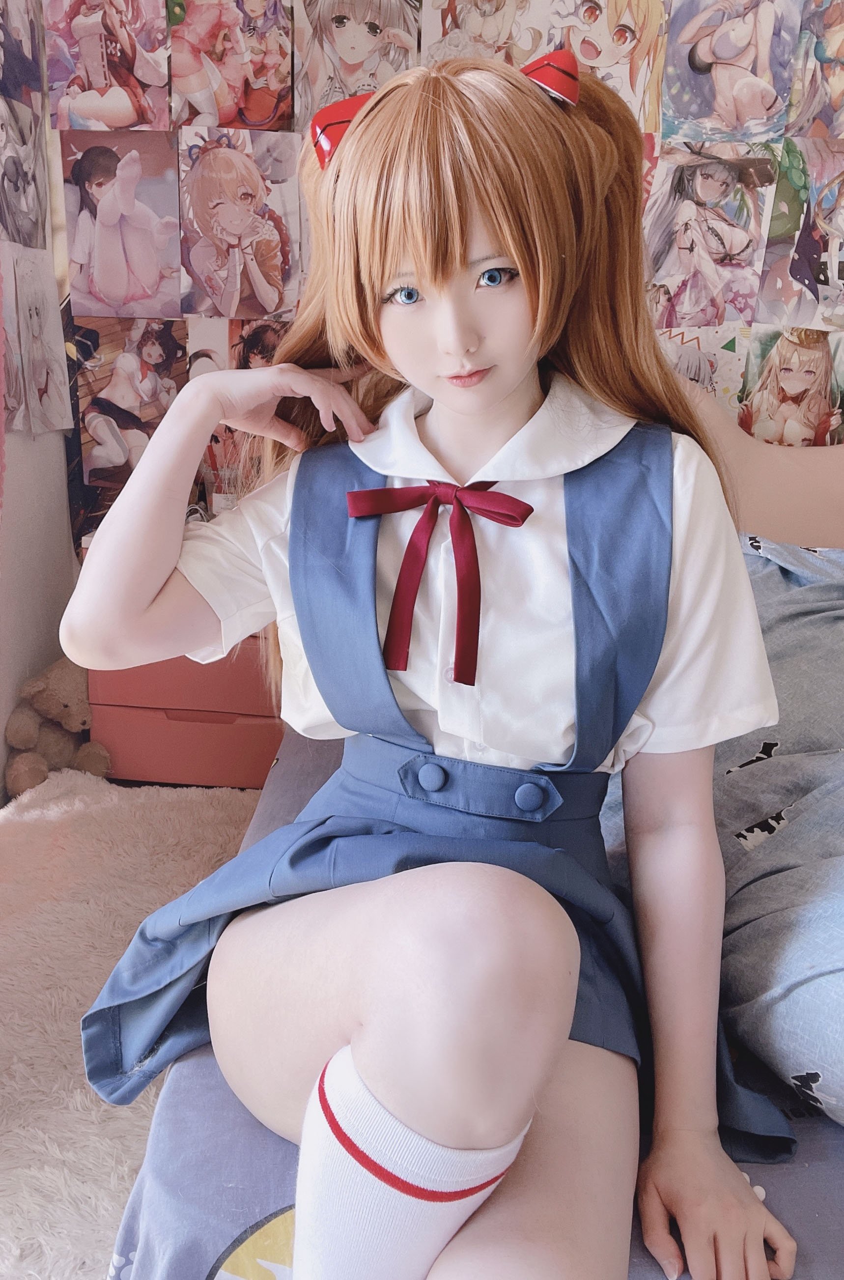 [cosplay] 习呆呆 - EVA Asuka: phục dựng táo bạo cảnh lộ điểm với đồng phục 16P1V