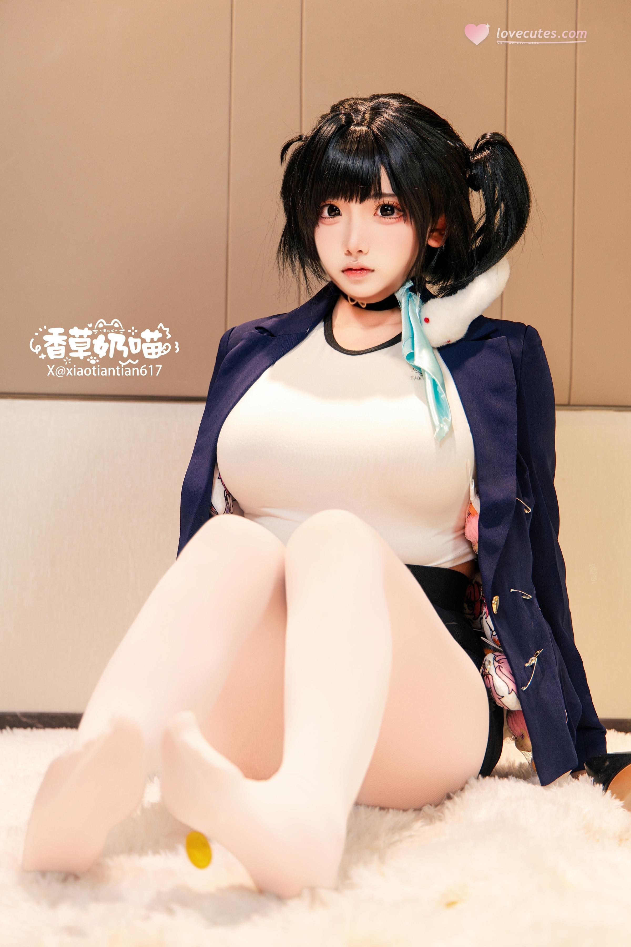[cosplay] 香草奶喵 - Victory Goddess NIKKE Sora: ชุดแจ็กเก็ตสีดำ-น้ำเงิน ถุงน่องขาว หน้าอกใหญ่ สมจริง 136P22V