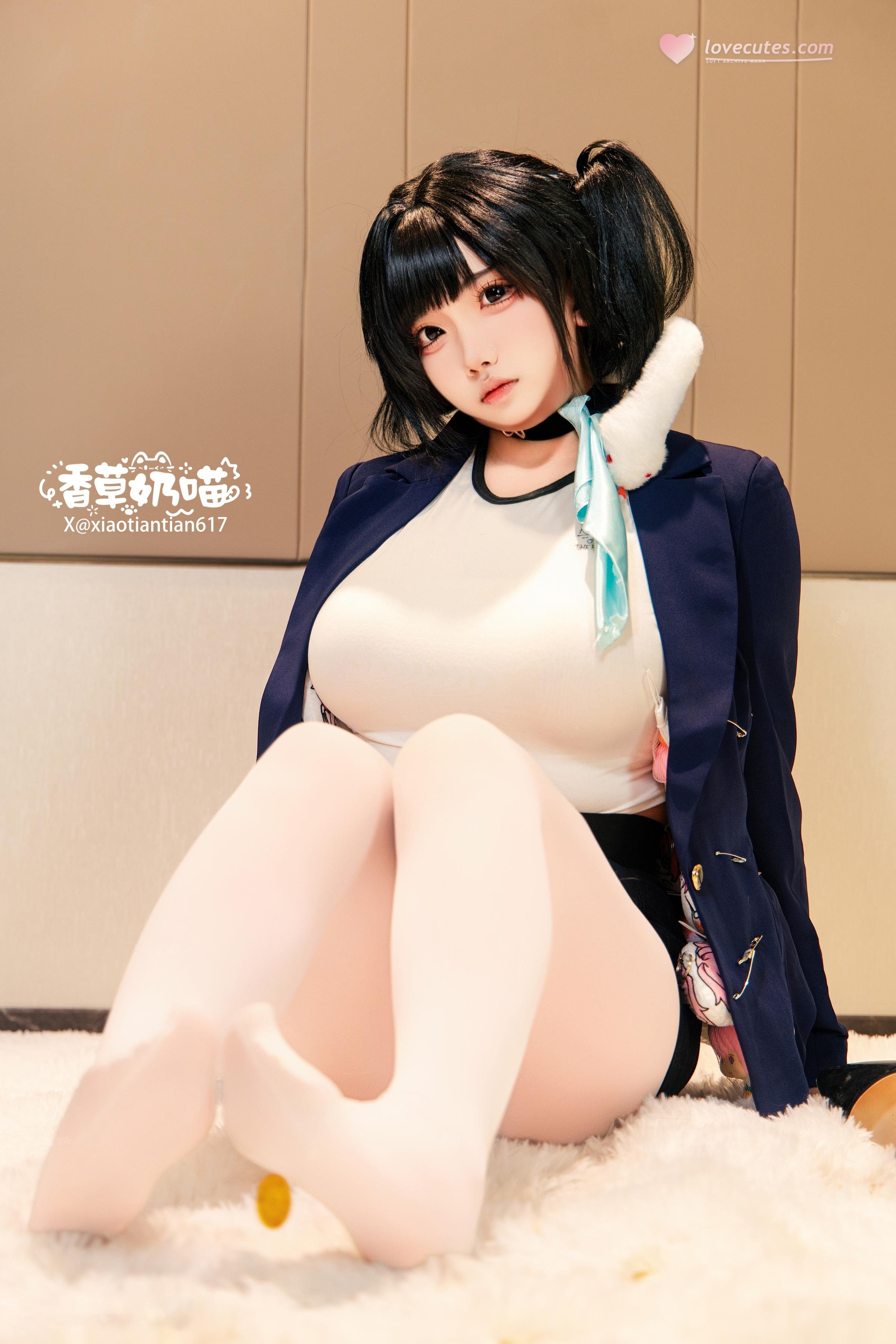 [cosplay] 香草奶喵 - Victory Goddess NIKKE Sora: ชุดแจ็กเก็ตสีดำ-น้ำเงิน ถุงน่องขาว หน้าอกใหญ่ สมจริง 136P22V
