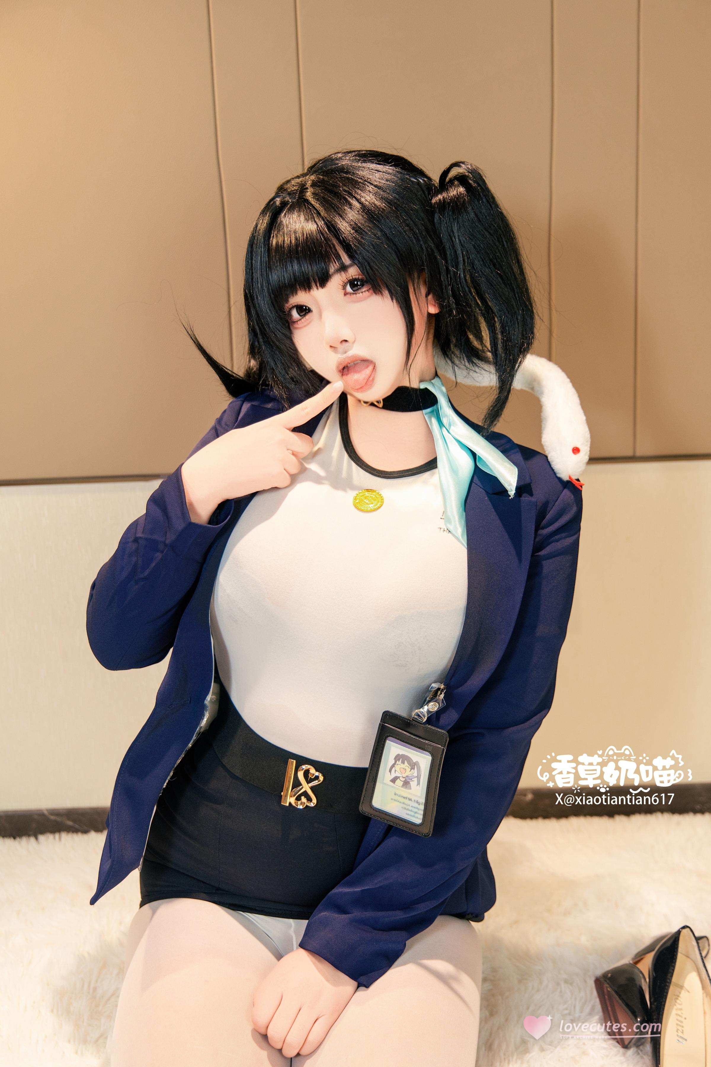 [cosplay] 香草奶喵 - 勝利女神 妮姬 索拉：黑藍外套白絲巨乳還原 136P22V