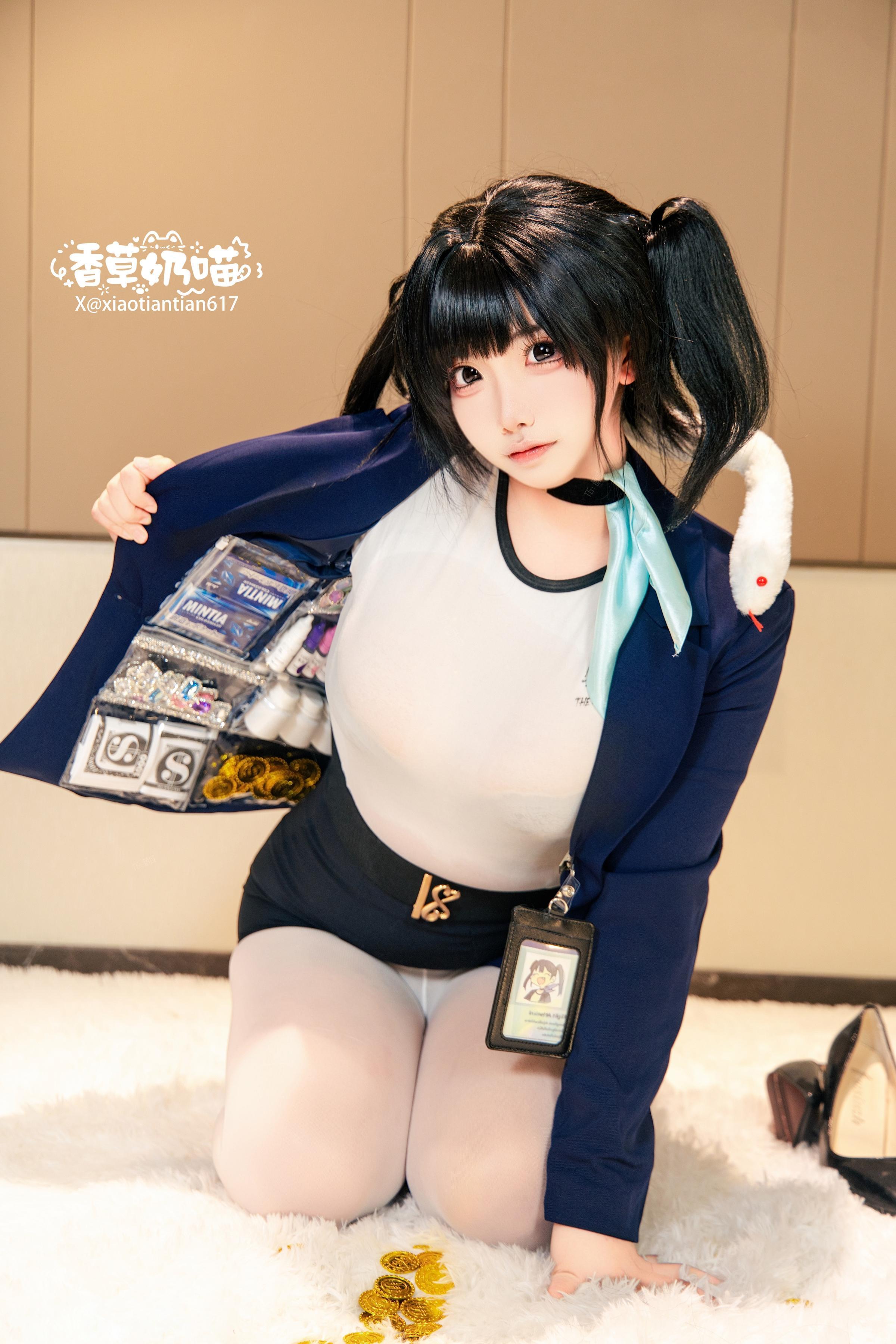 [cosplay] 香草奶喵 - 勝利女神 妮姬 索拉：黑藍外套白絲巨乳還原 136P22V