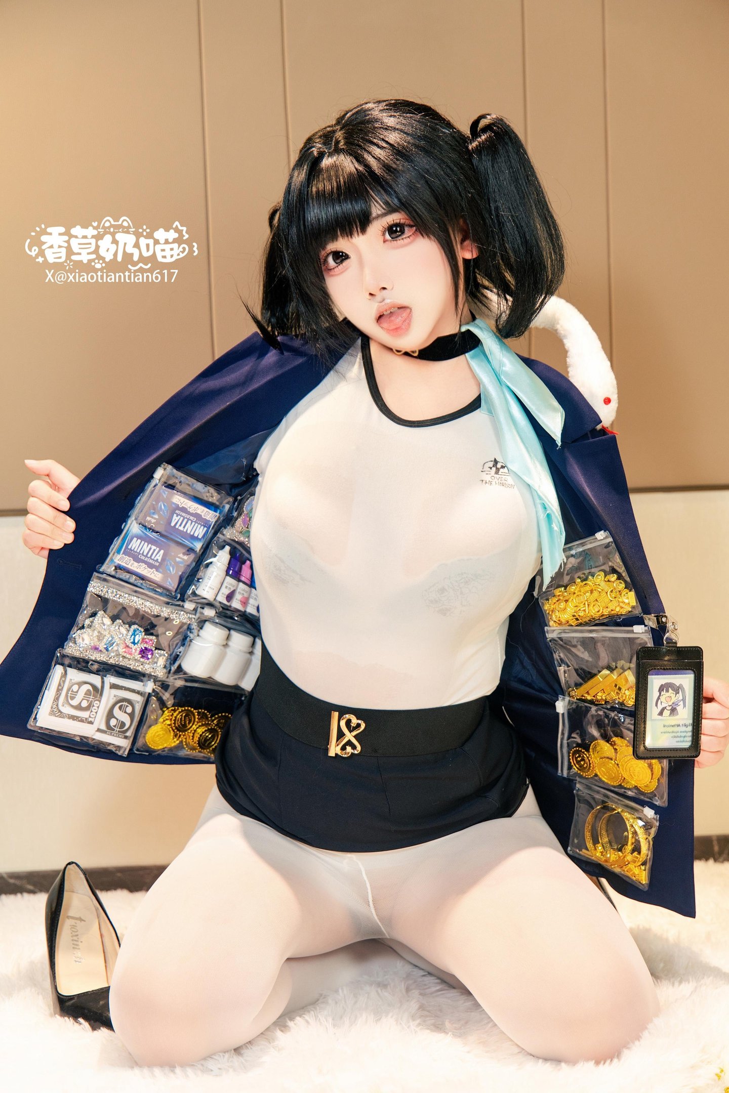 [cosplay] 香草奶喵 - 勝利女神 妮姬 索拉：黑藍外套白絲巨乳還原 136P22V