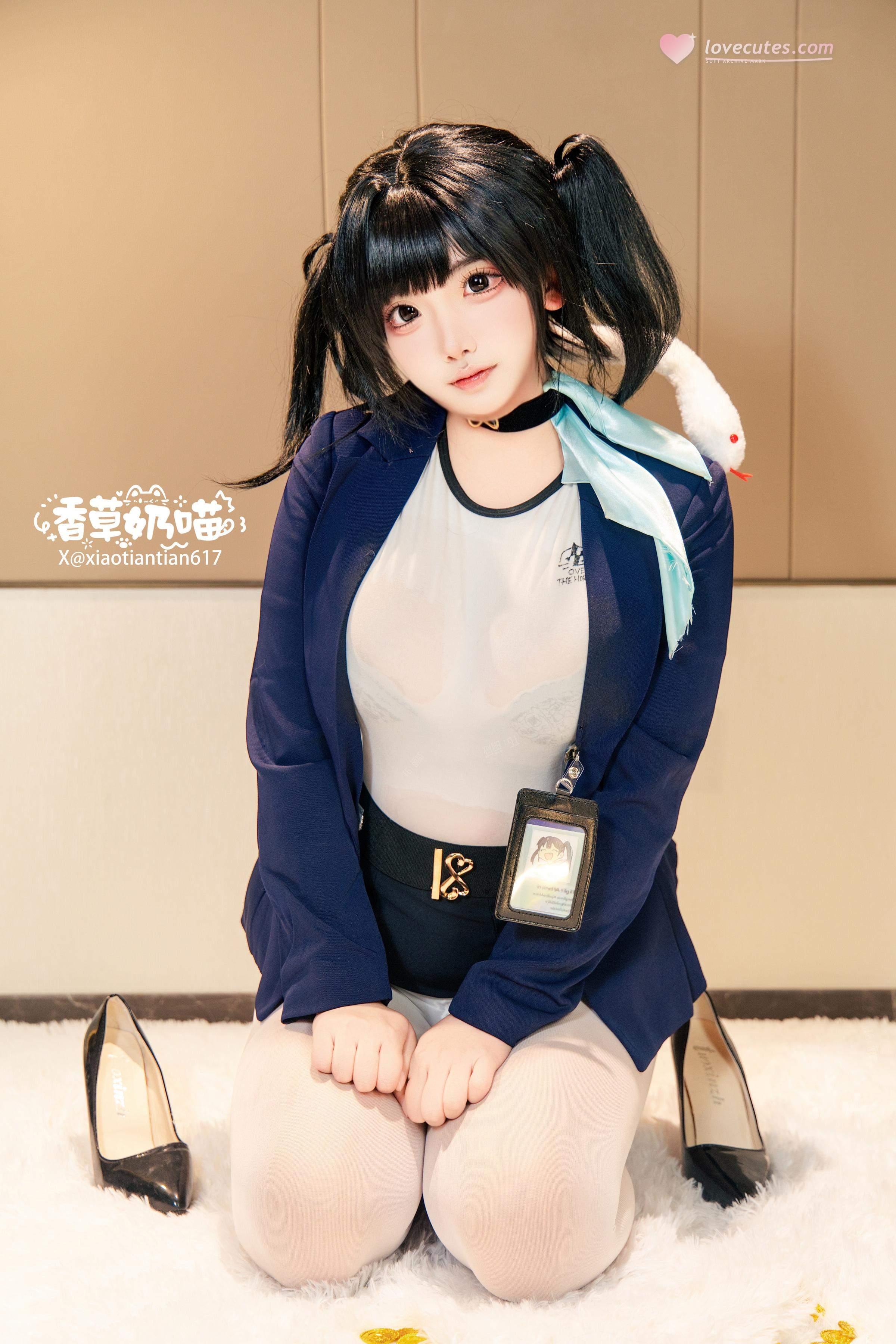 [cosplay] 香草奶喵 - 勝利女神 妮姬 索拉：黑藍外套白絲巨乳還原 136P22V